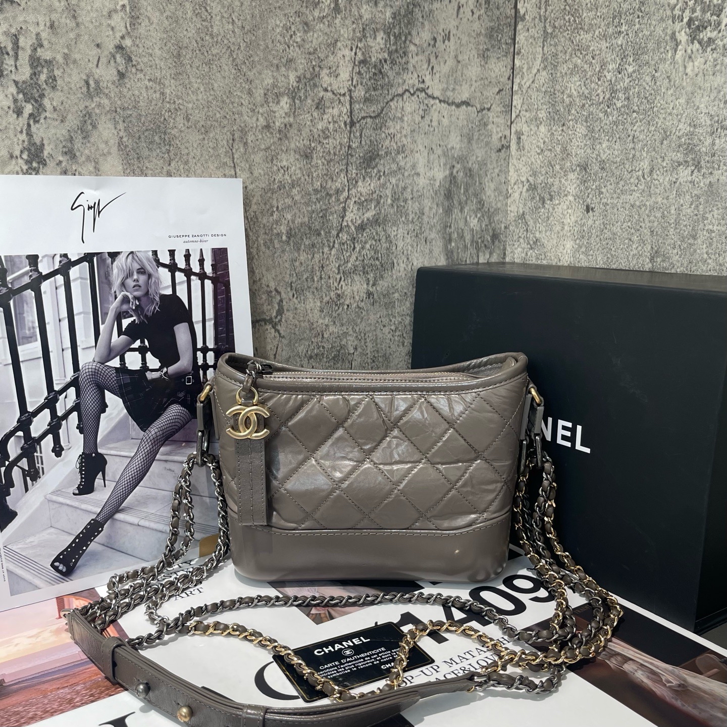 【預訂貨品】CHANEL 大象灰流浪包