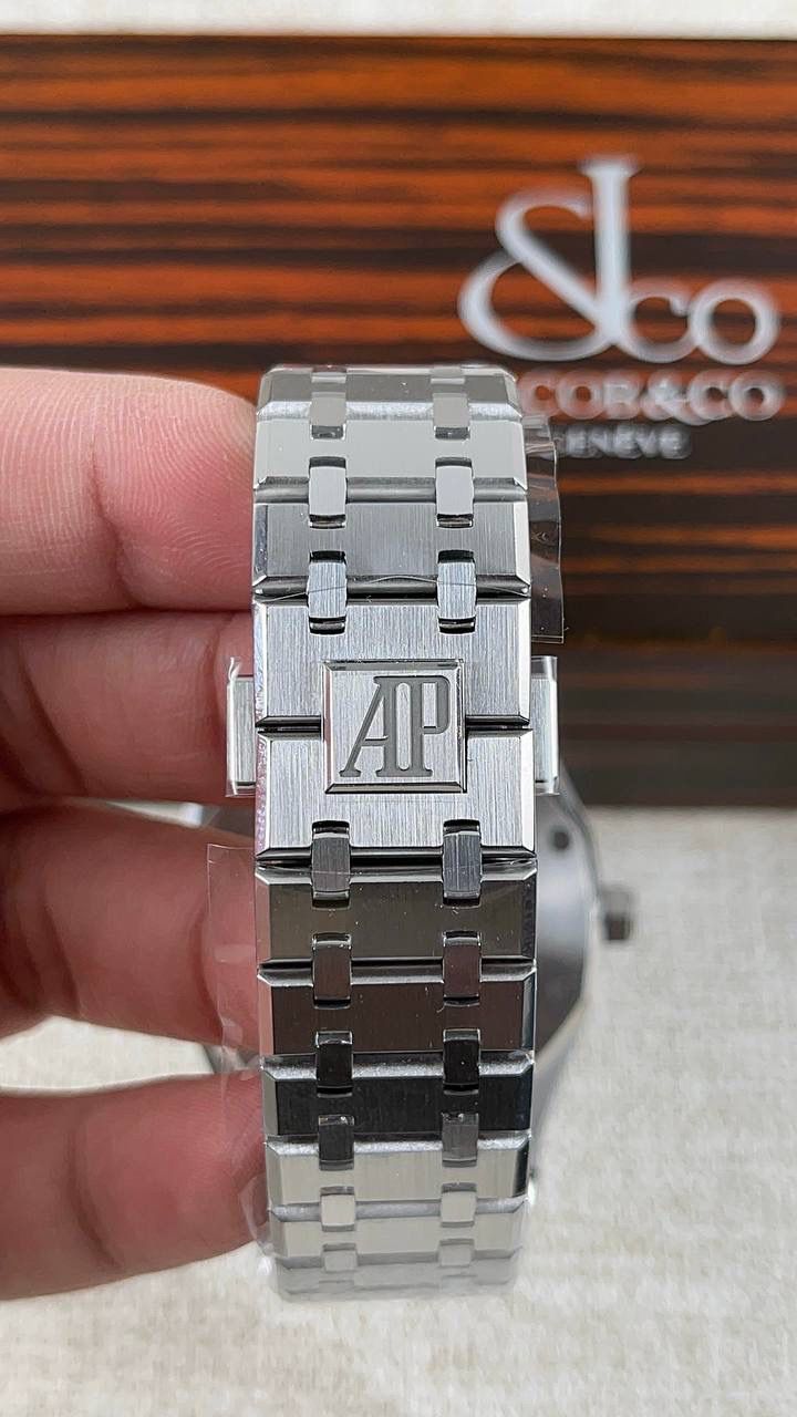 爱彼皇家橡树系列镂空腕表