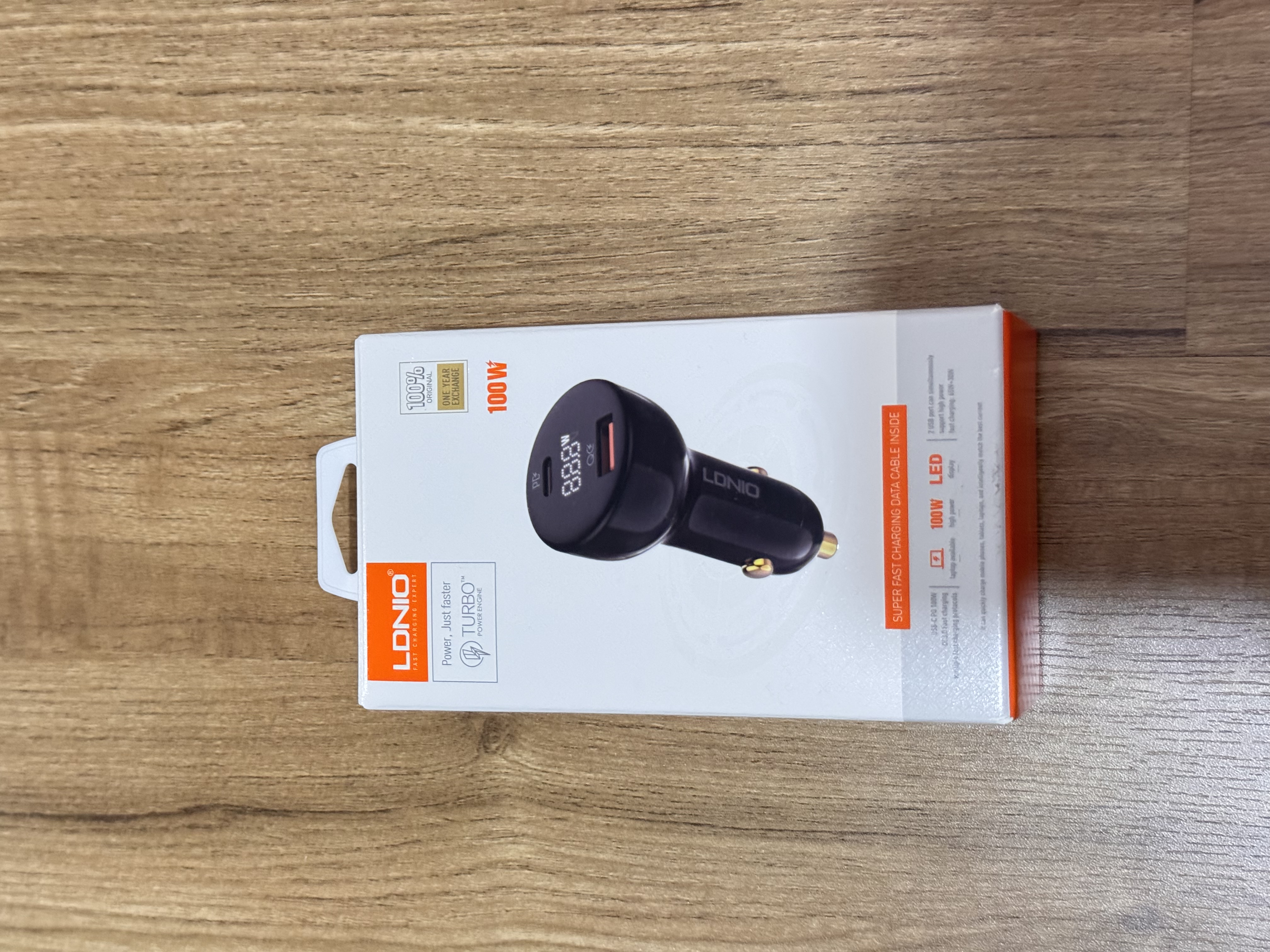 00768 充电器 LDNIO 100W车载充电器 USB-C 接口 + 1 个 USB-A 接口 含USB-C>USB-C 1M编织线 
