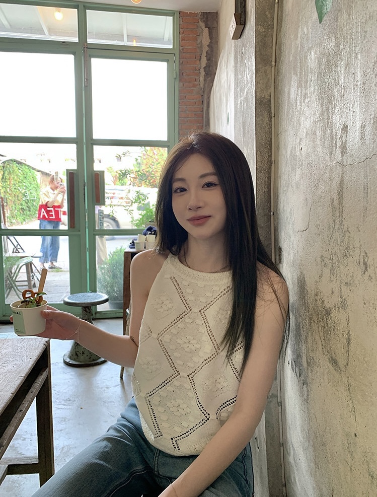 4394 针织挂脖上衣