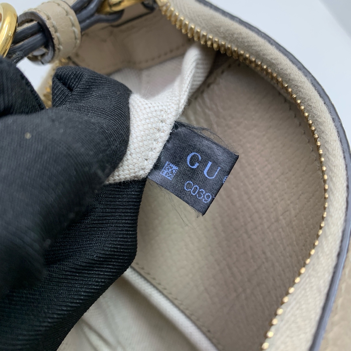 【預訂貨品】GUCCI 米白色 GG老花腋下包