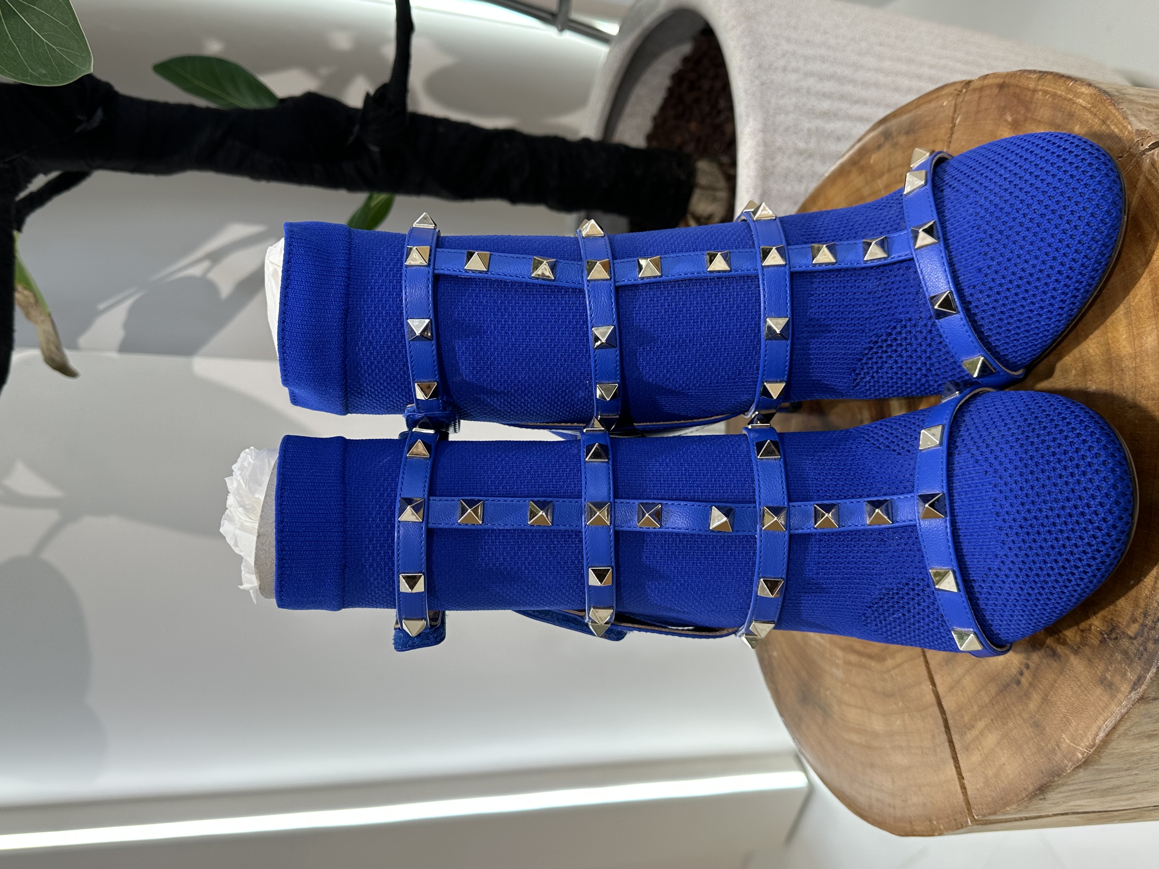 {Unused Item} VALENTINO rockstud blue/ Size:37.5/ Product Code: 24122208