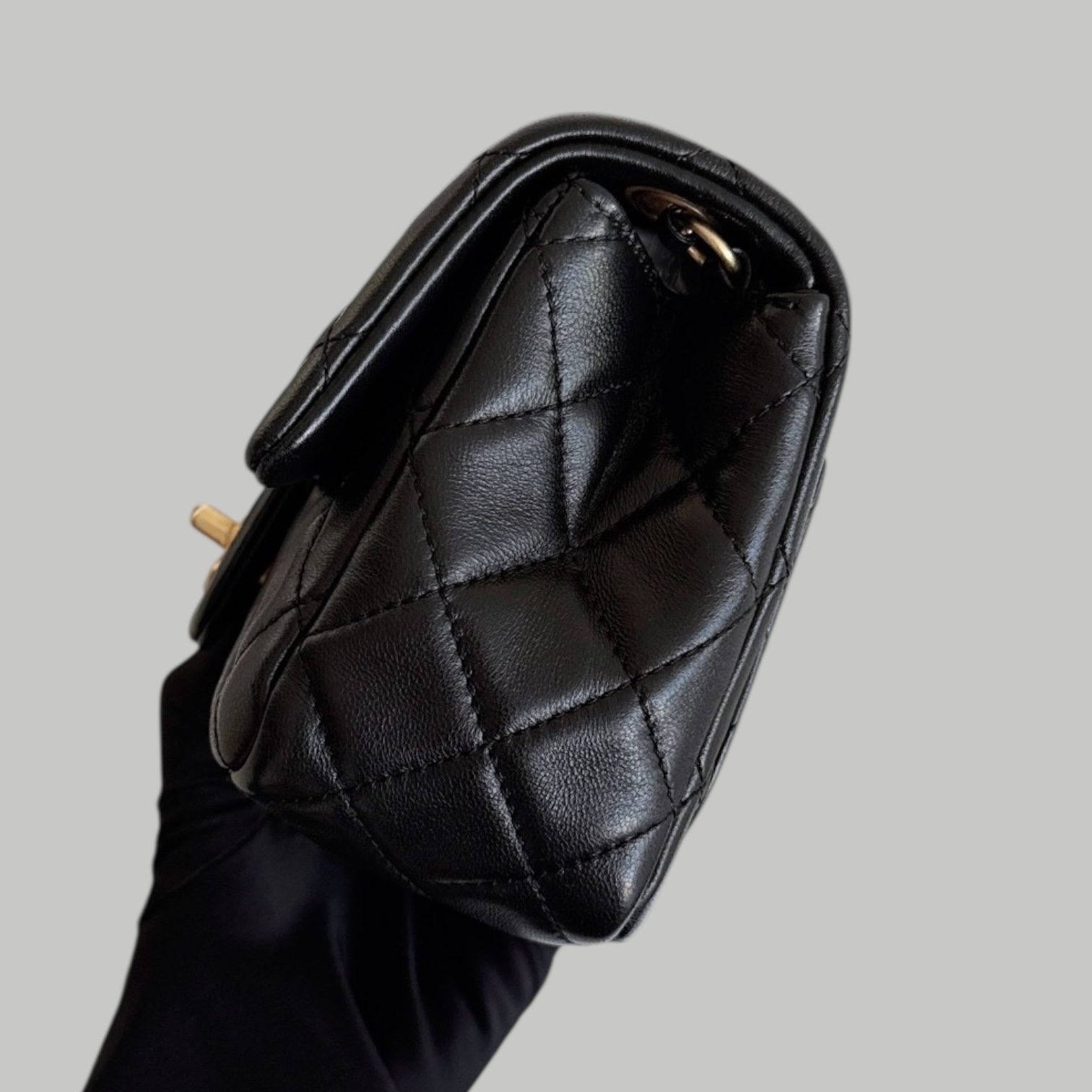 Chanel Lambskin 方胖金球