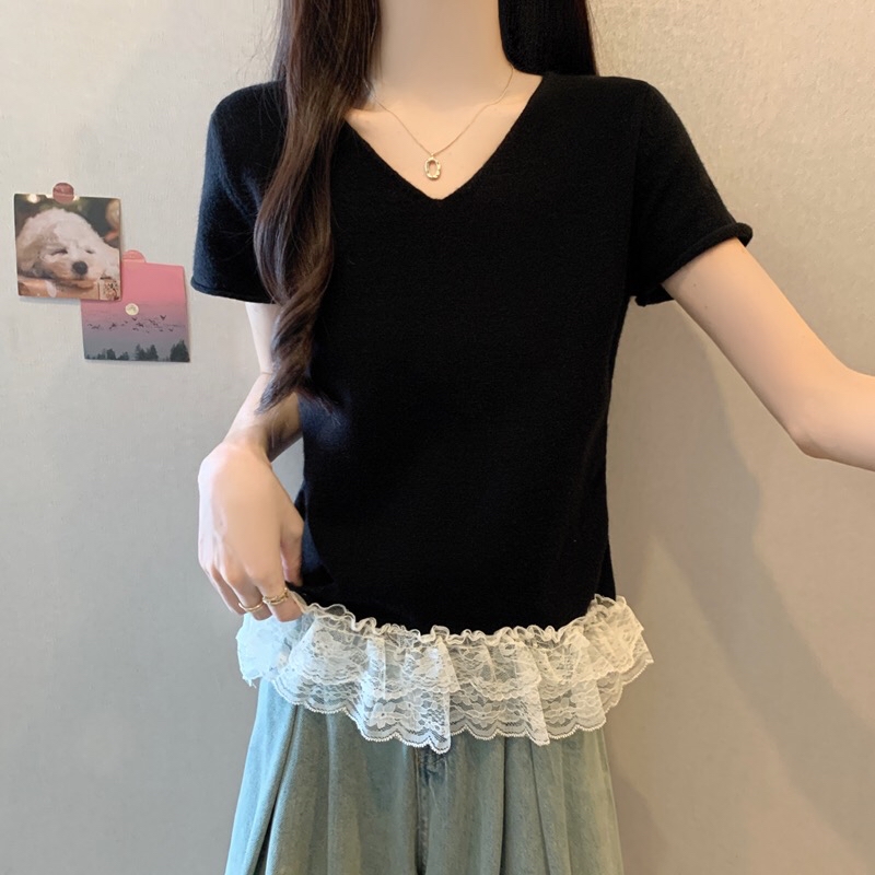 B244(940) 韩系甜美风V领拼接下摆双层白蕾丝黑针织上衣