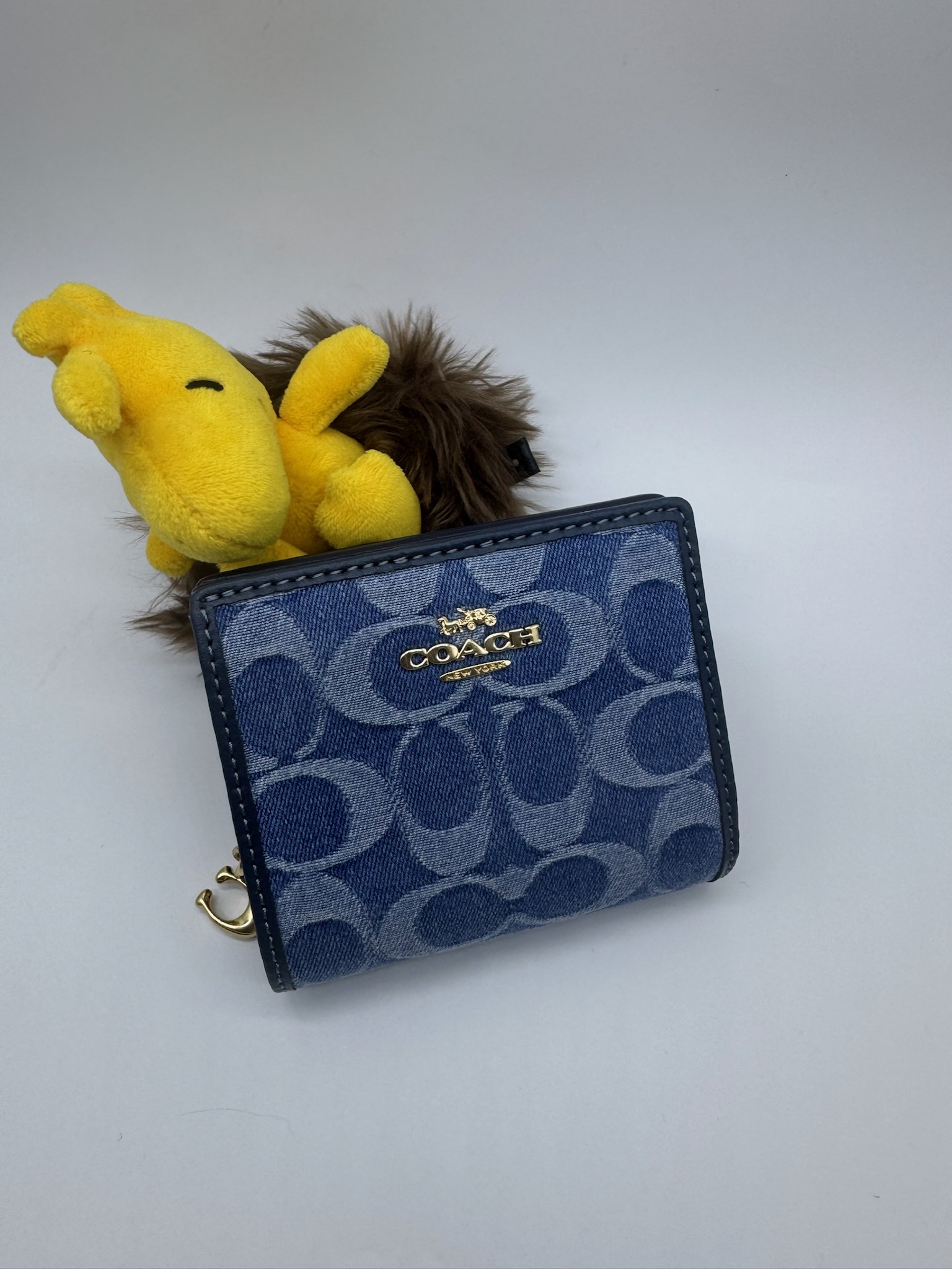 ✈️🇨🇦🇺🇸牛仔布💙藍色Signature C  pattern Coach Outlet 短銀包👛現貨💝💝