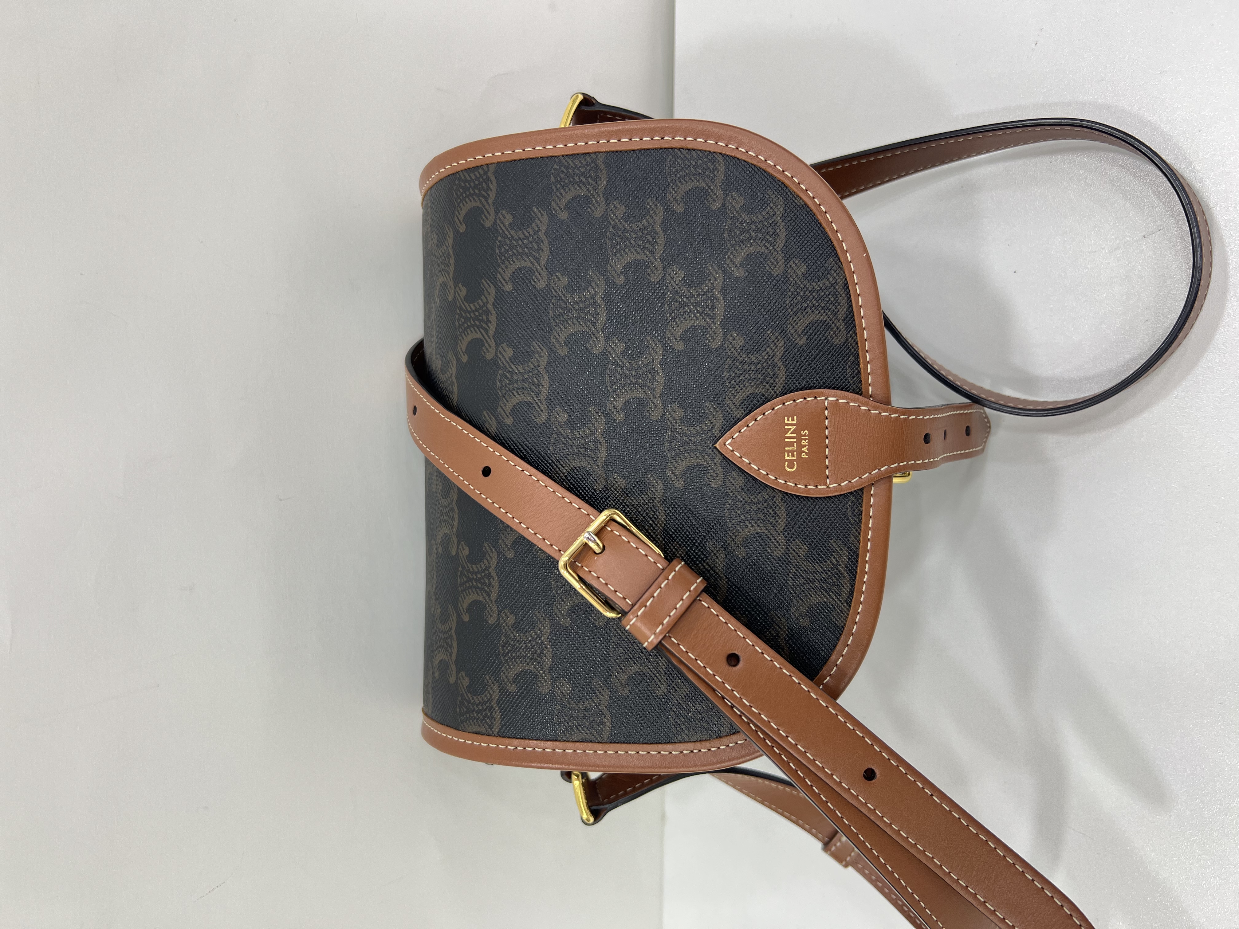 直播貨品 |  [1個-$100 2個-$300］E20