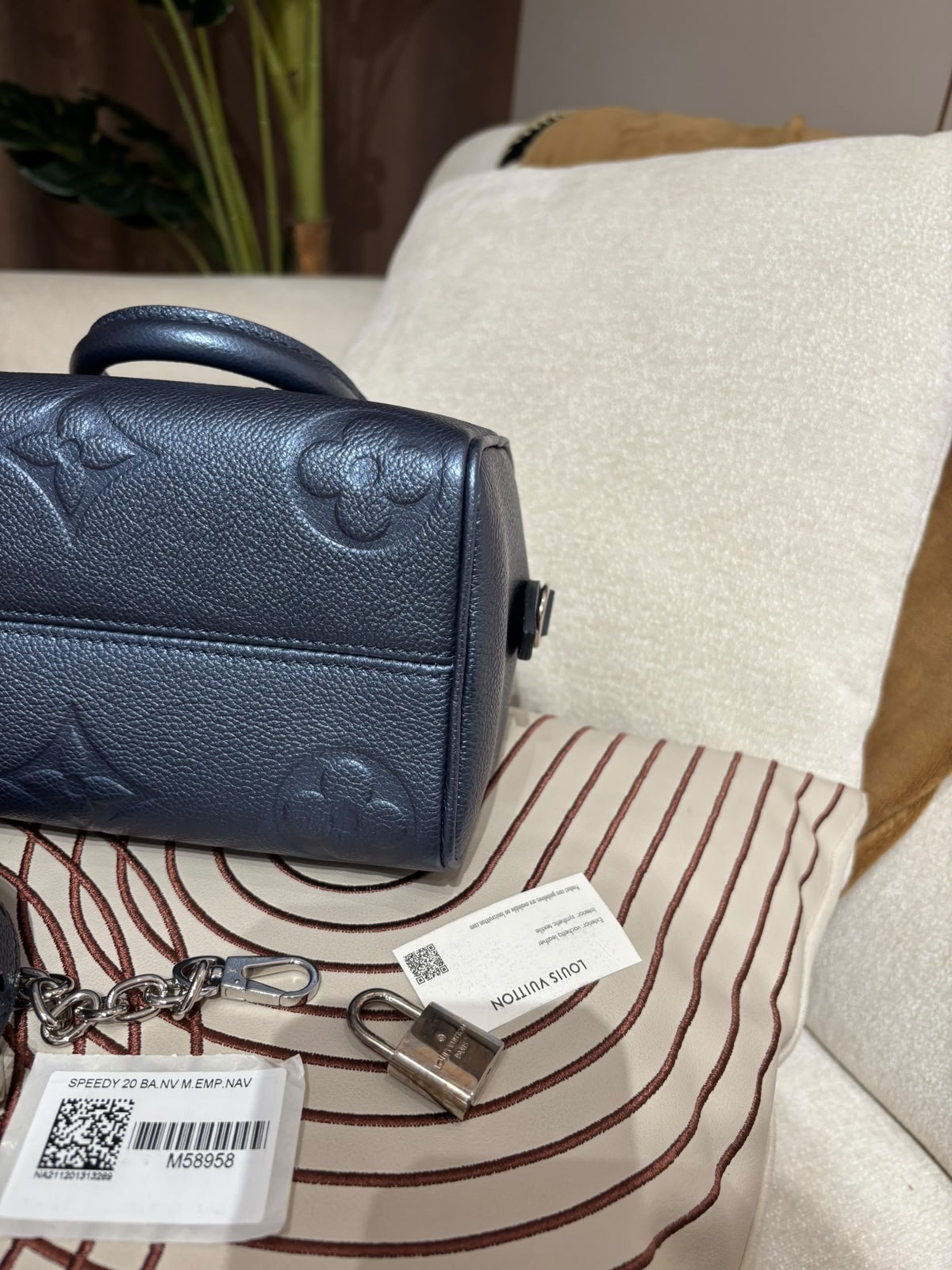 LV Speedy 20 100%Authentic, 98%New ✅收據副本✅Key Lock✅Dust bag