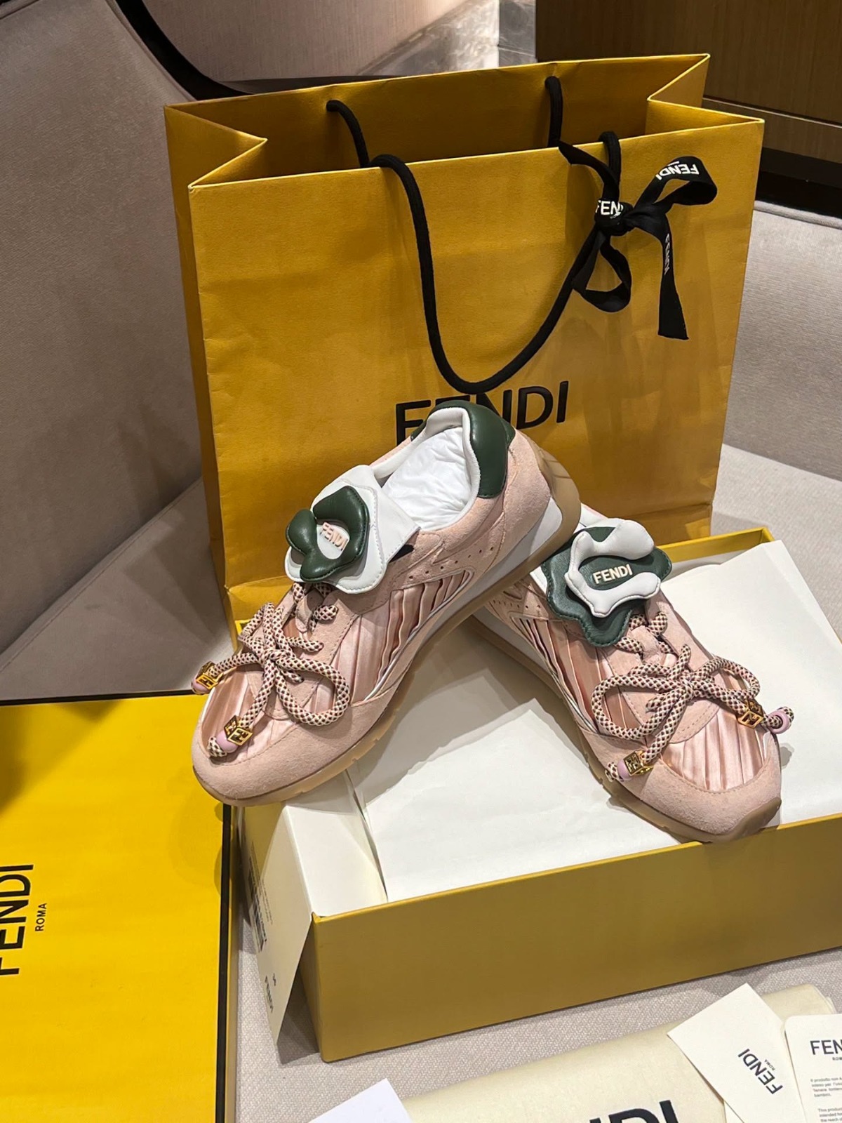 【頂級原單】FENDI Wave Pulse 綁帶低筒運動鞋