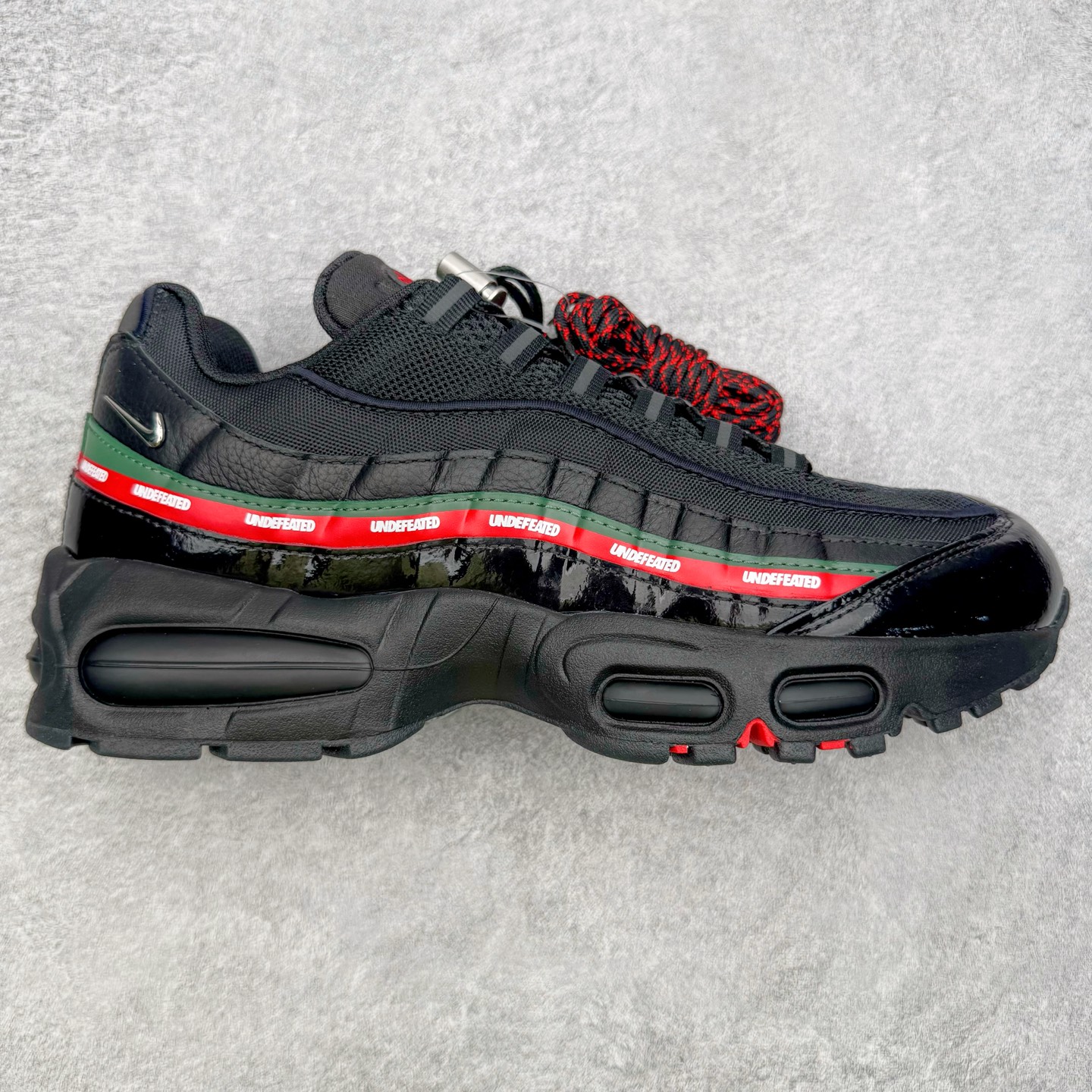 UNDEFEATED x Nike Air Max 95 IB4453-001