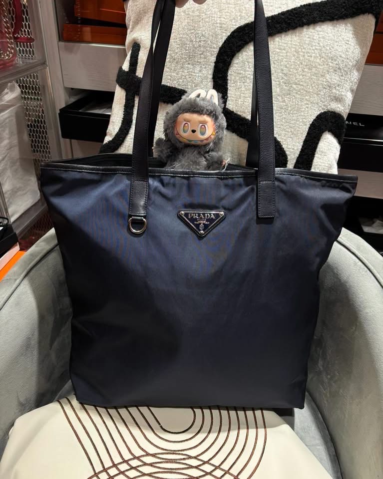 Prada nylon tote bag Navy 100%Authentic, 95%New 