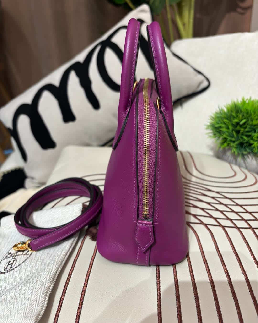 Hermes mini bolide STAMP D  P9 Anemone 100%Authentic, 99%New  ✅專門店收據✅Dust Bag✅Box 