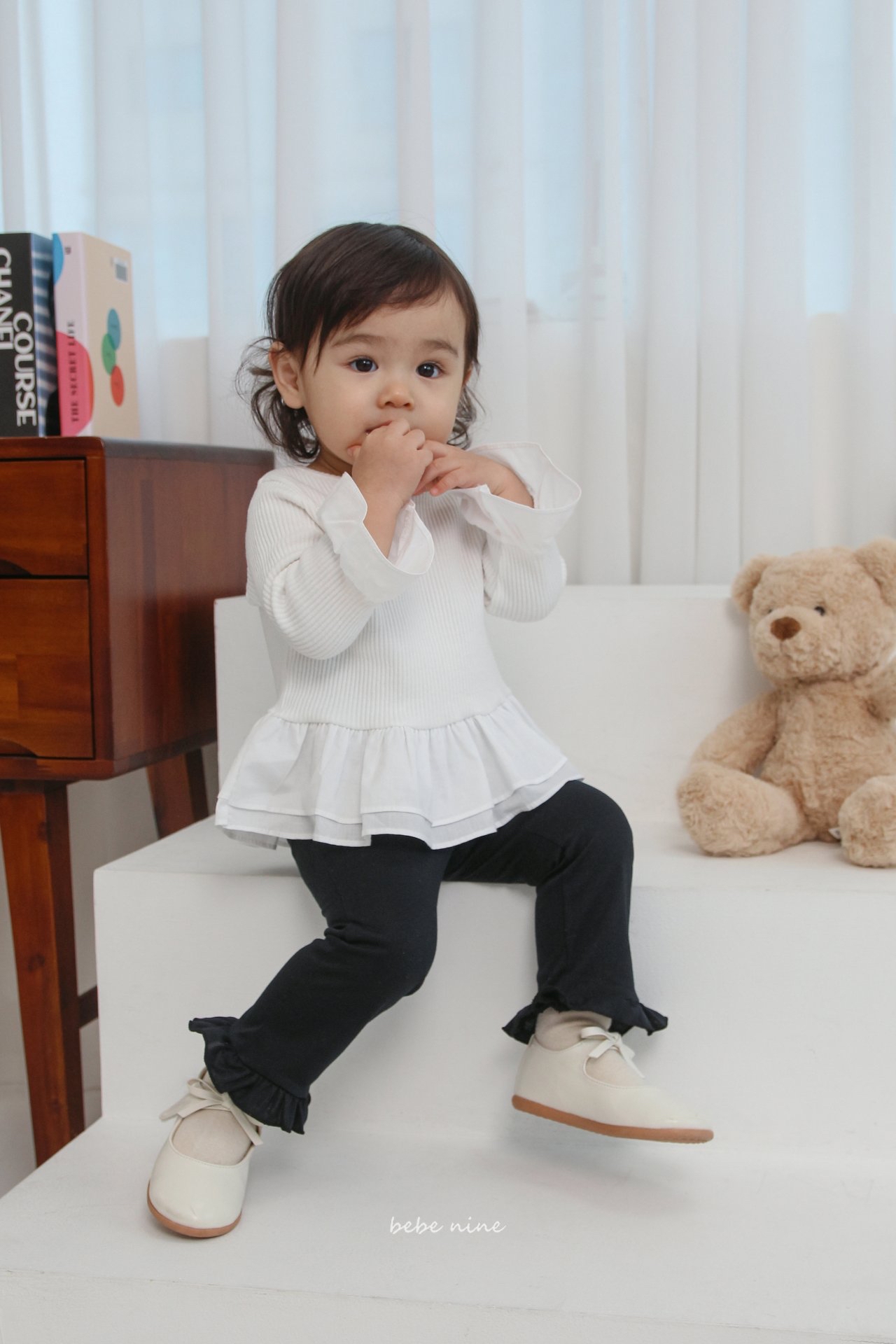 🌸預訂 韓國直送🌸🇰🇷Bebenine兩色時尚荷葉邊緊身褲