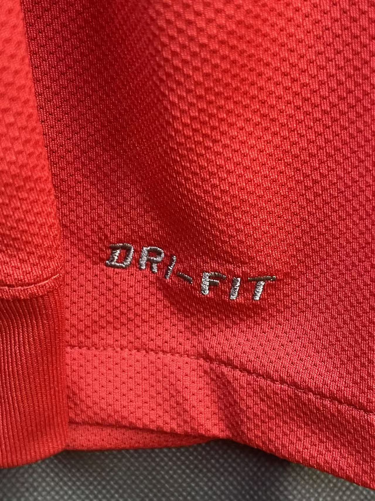 2011-12 Manchester United Home Long Sleeve Size L "BNWT"