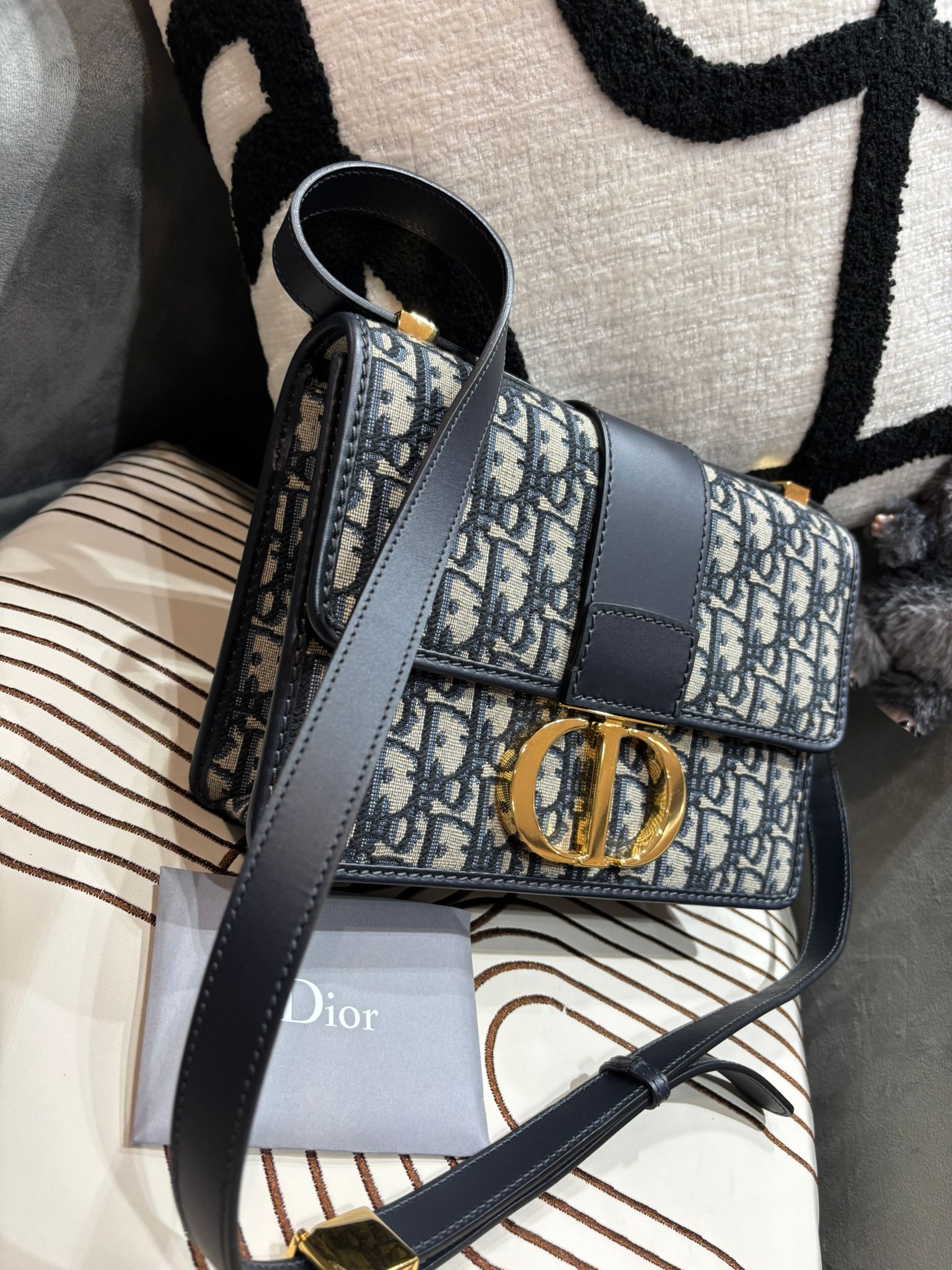 DIOR Oblique 30 Montaigne Shoulder Bag 100%Authentic, 98%New ✅ certificate✅dust bag✅Box