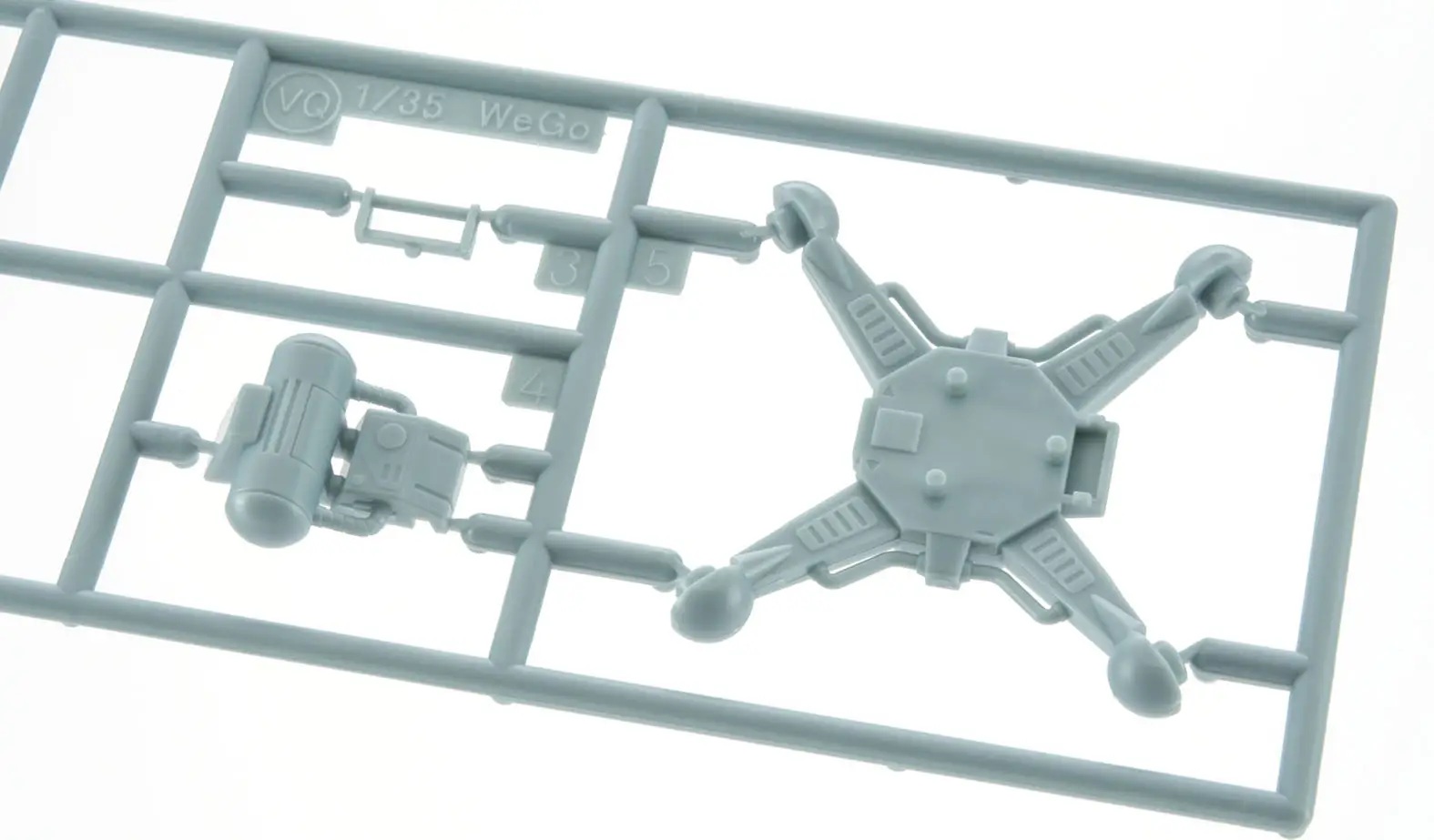 1/35 MechatroWeGo VOTOMS Collaboration Series Vol.5 Round Mover & Fyana (Set of 2)