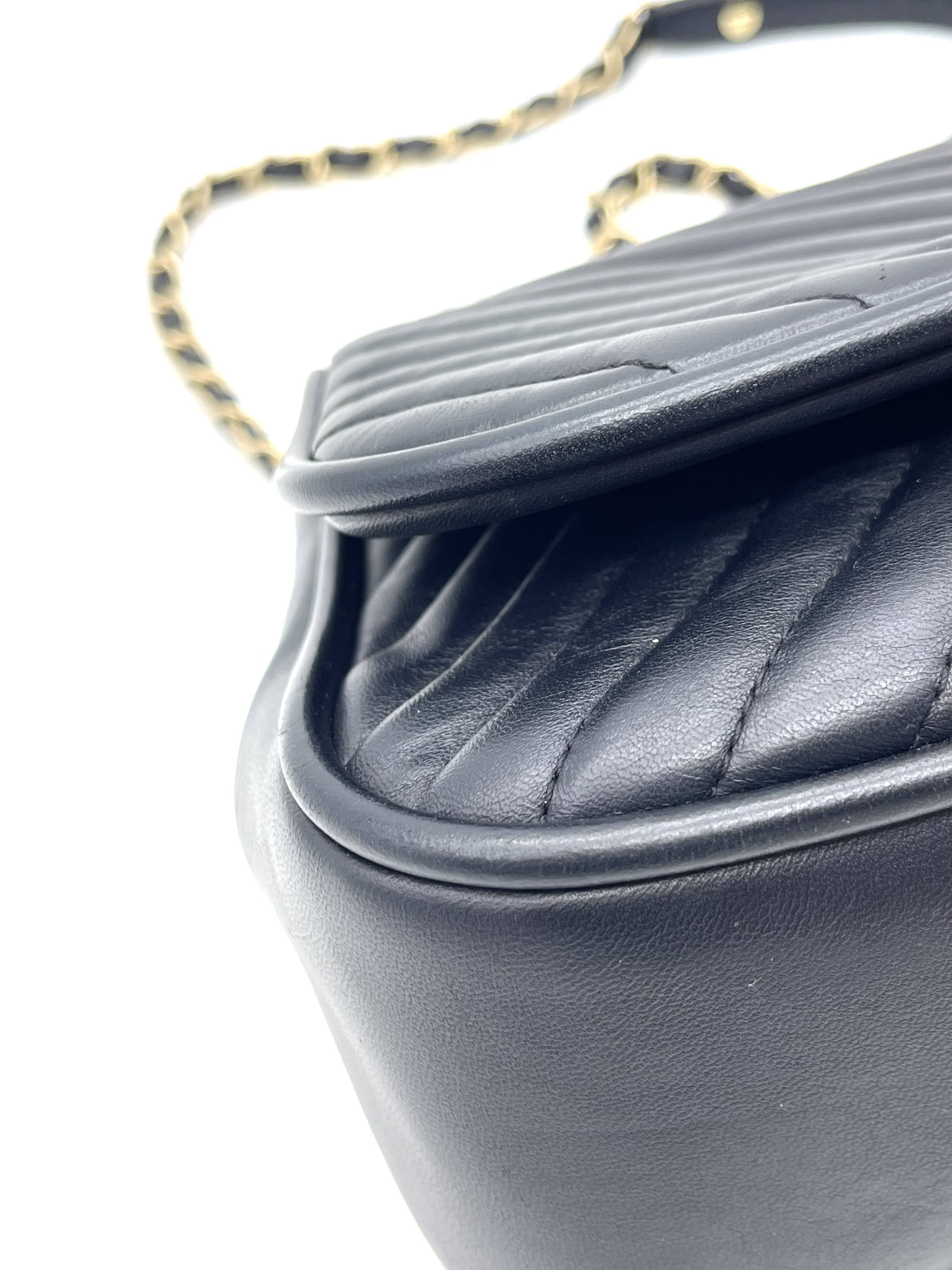 Pre-owned Chanel Chevron Top Handle / Product Code: 26040112