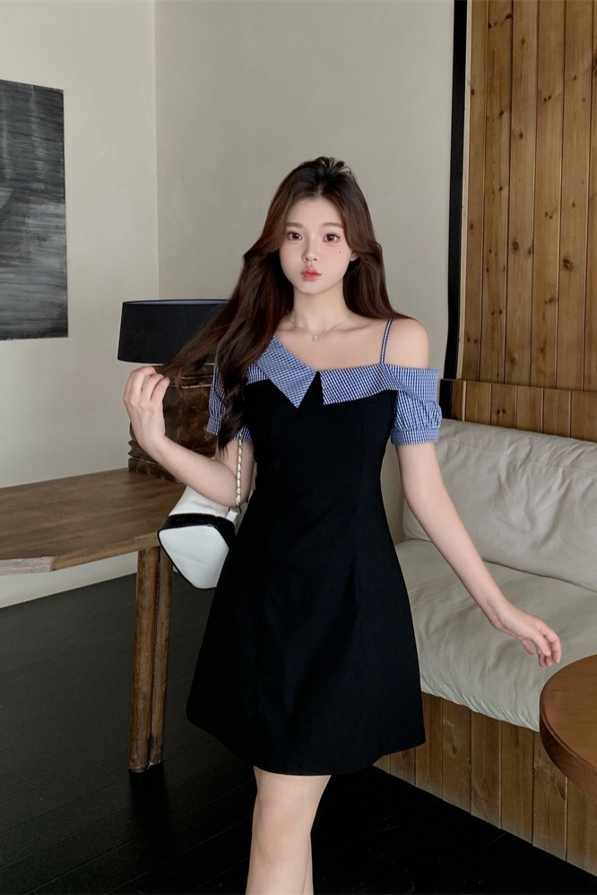 B94(18830) 韩系气质斜领格纹开角翻领片边单吊带蓝连身裙
