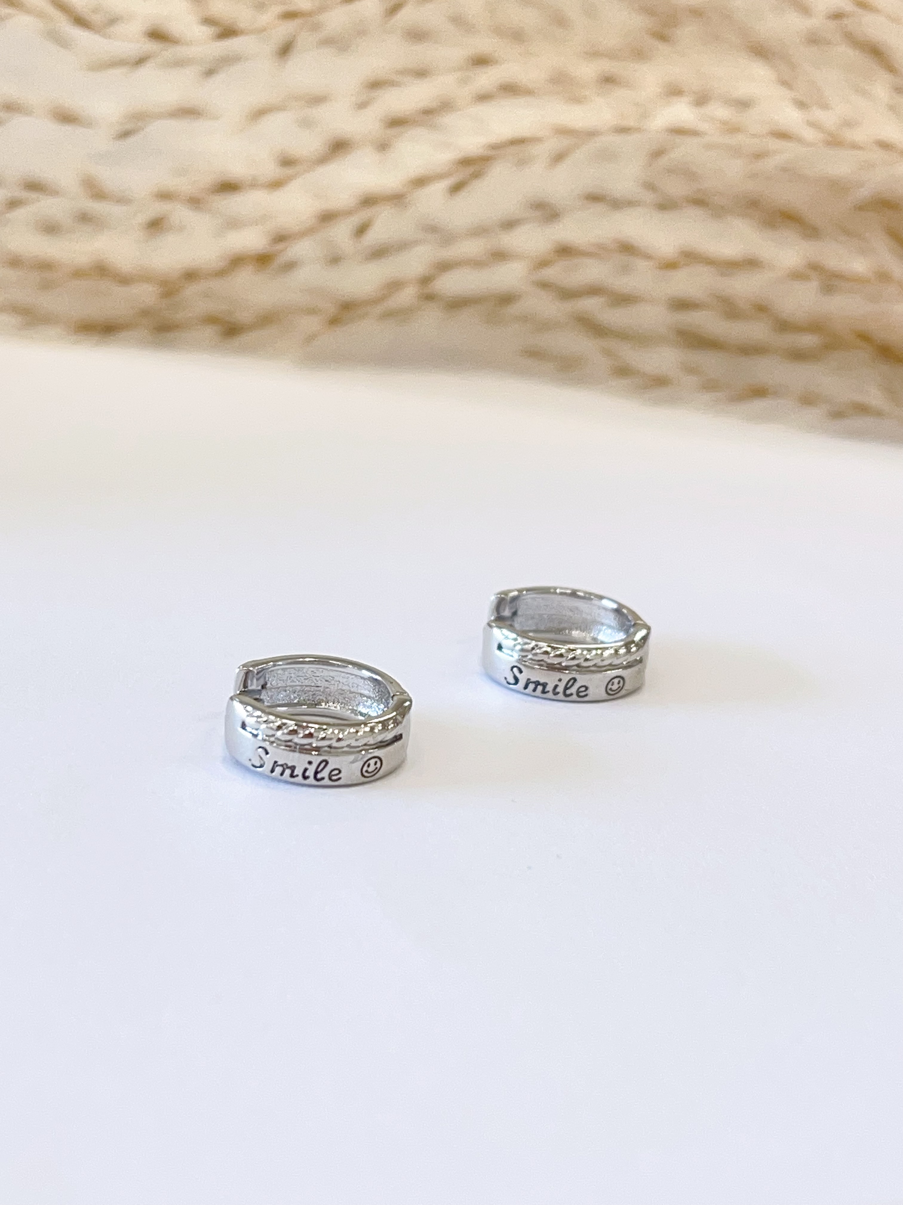 简约Smile字母耳扣耳环