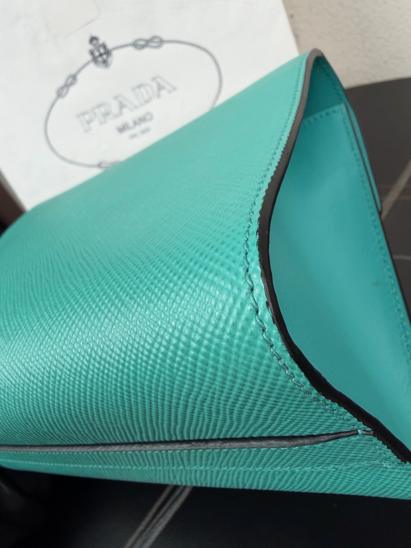 【預訂貨品】Prada藍綠色十字紋牛皮信封包