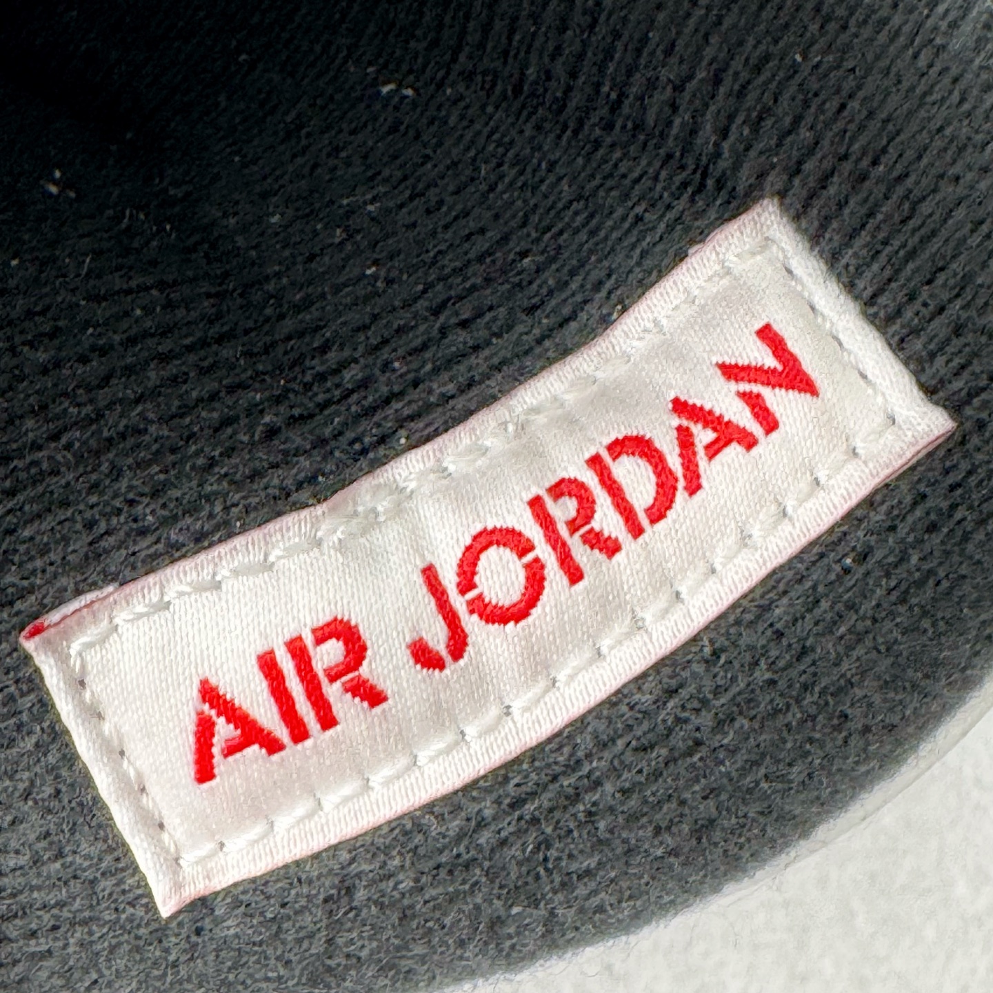 Air Jordan 4 Retro "White Cement" FV5029-100