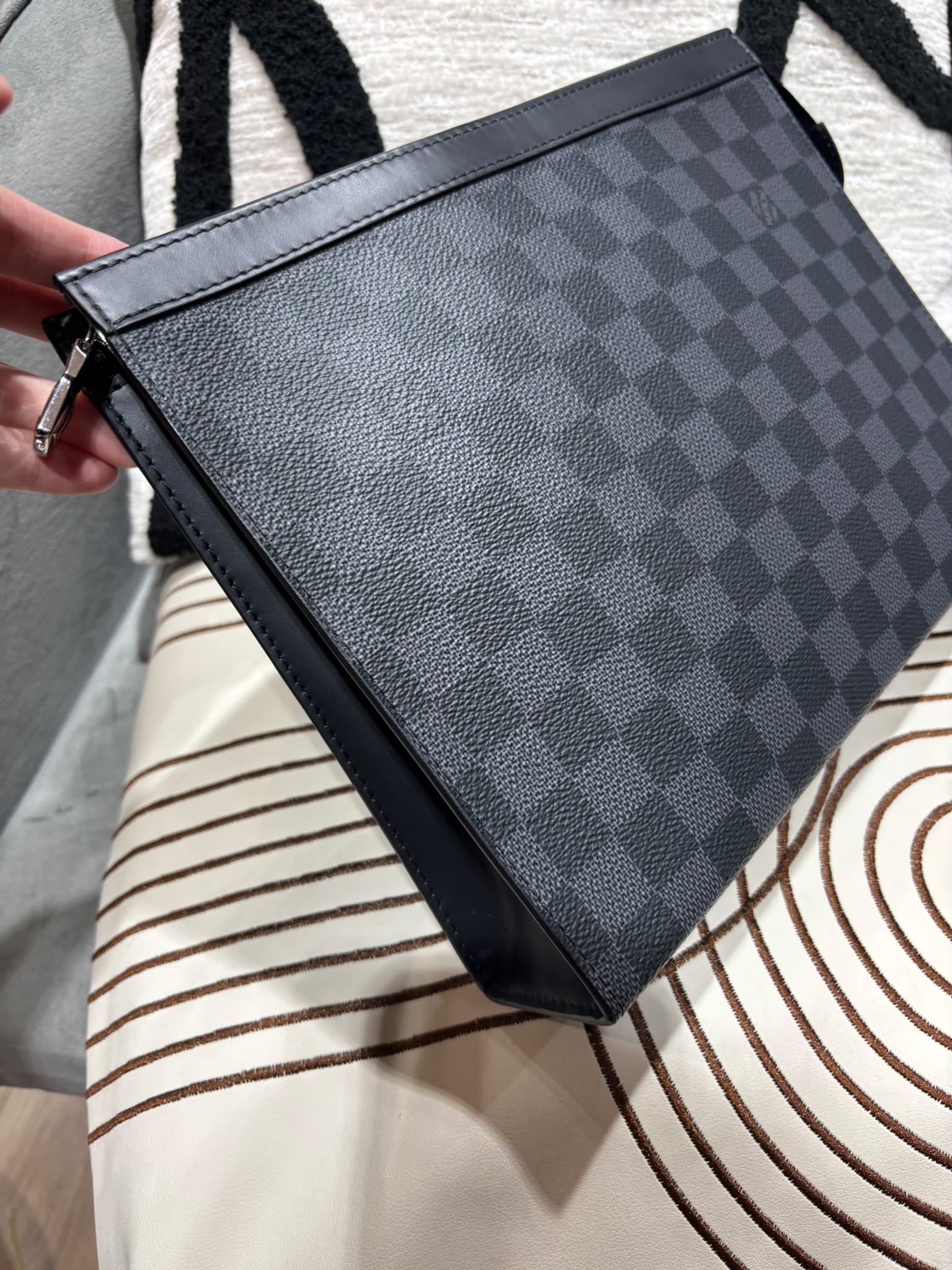 Louis Vuitton LV Pochette Voyage MM 100%Authentic,99%New✅Dust bag