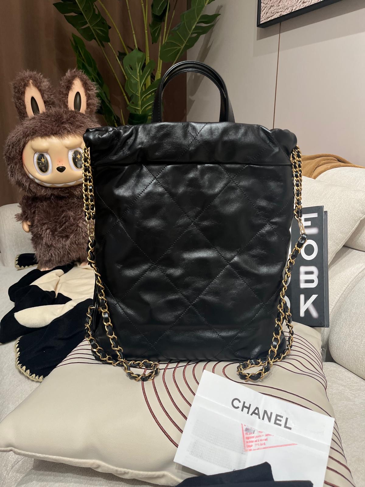 Chanel 22 backpack small 黑色牛皮金鏈, 100%Authentic, 98%new ✅專門店收據✅晶片✅Dust bag