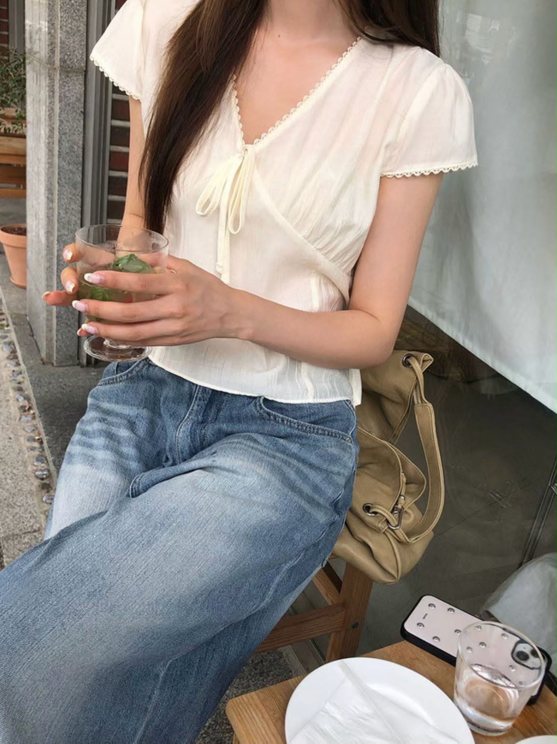 【氣質款式】蝴蝶結喱士邊V領上衣 後綁帶