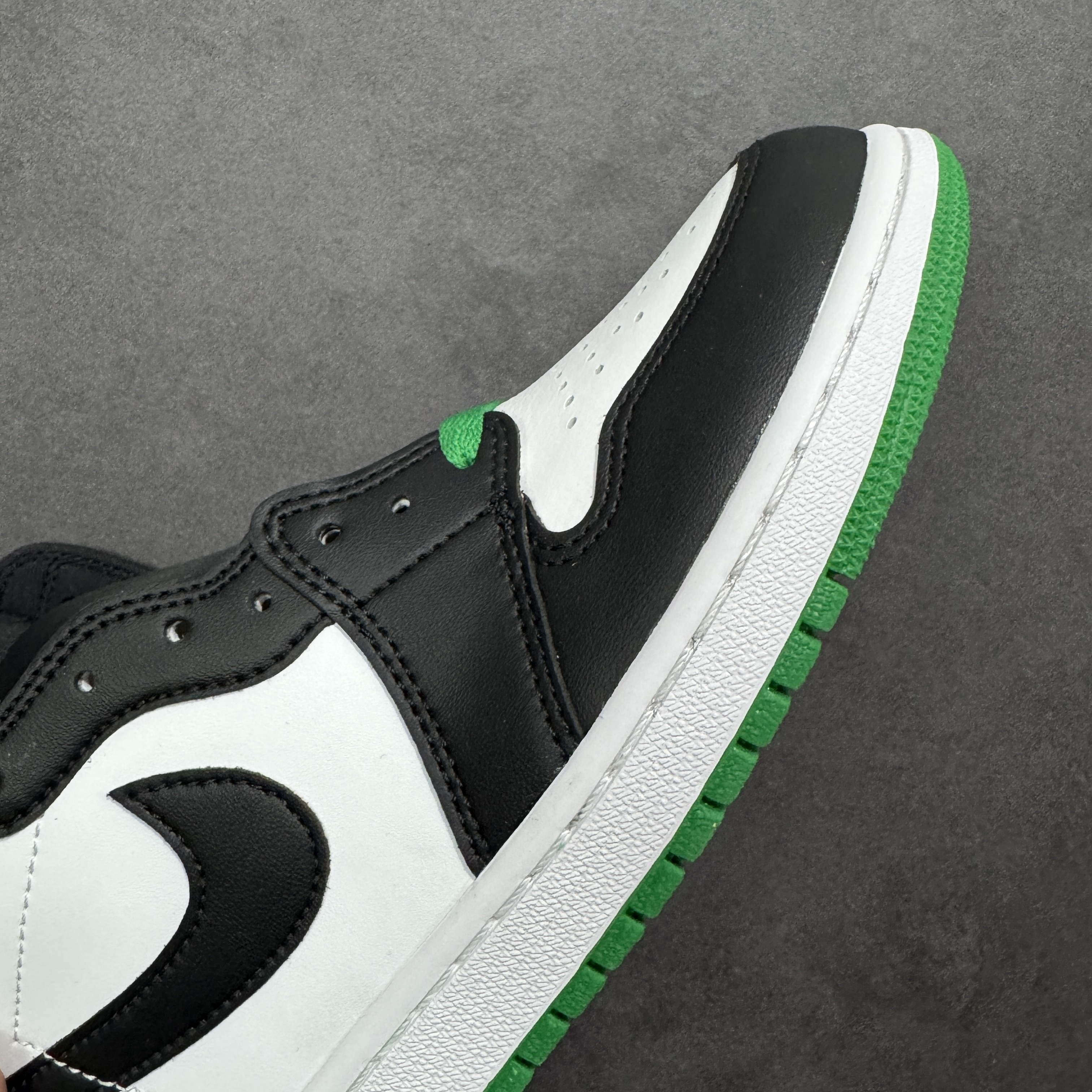 Nike Air Jordan 1 Retro High OG DZ5485-031