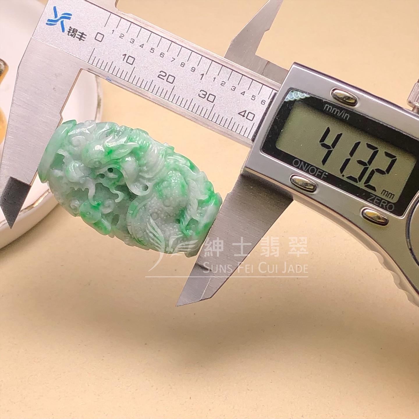 立體桶形龍吊墜