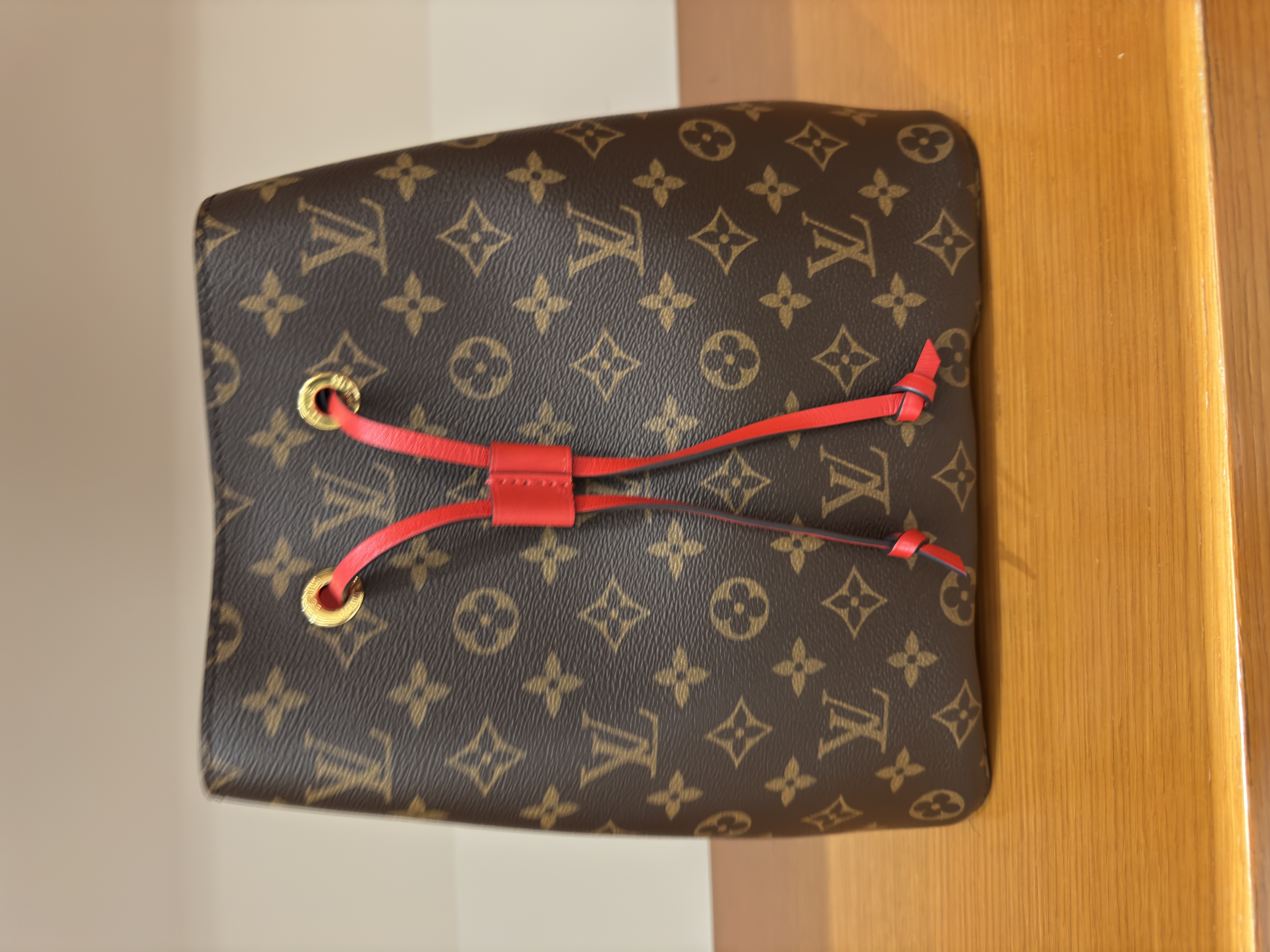 直播貨品 |  [1個-$100 2個-$300］HH23