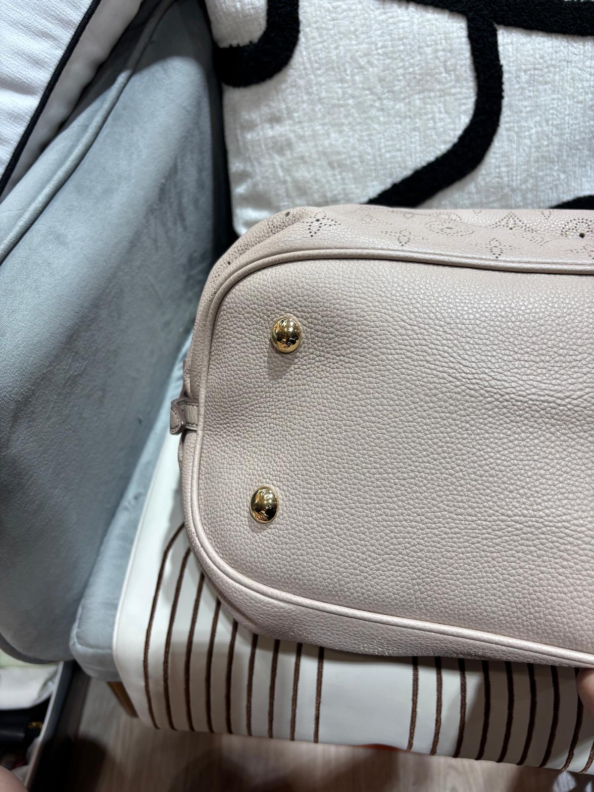 LV Mahina Hobo Bag M93979 100%Authentic, 95%New ✅Dust bag