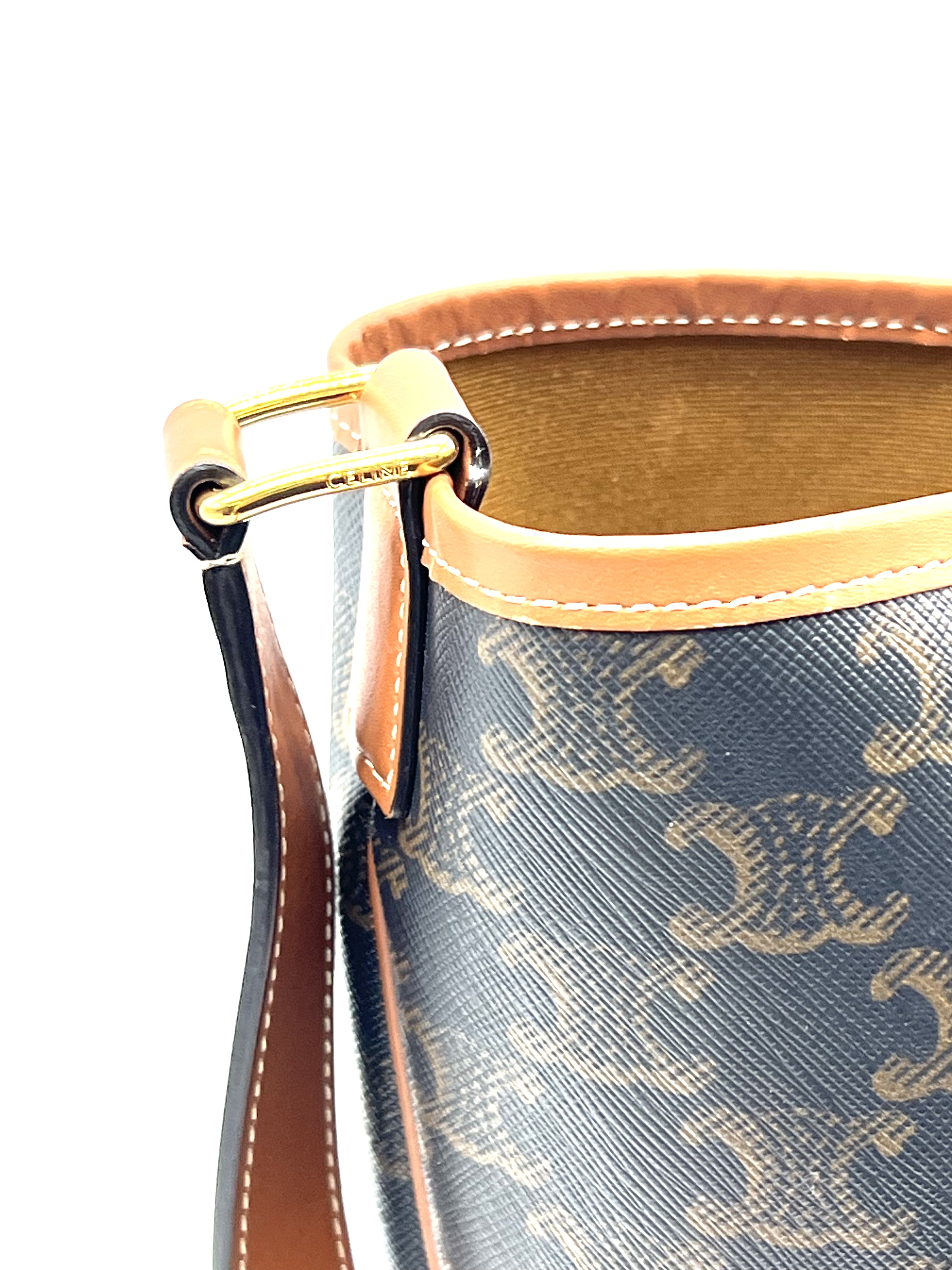 Pre-Owned CELINE Bucket Bag / Product Code: 26051201