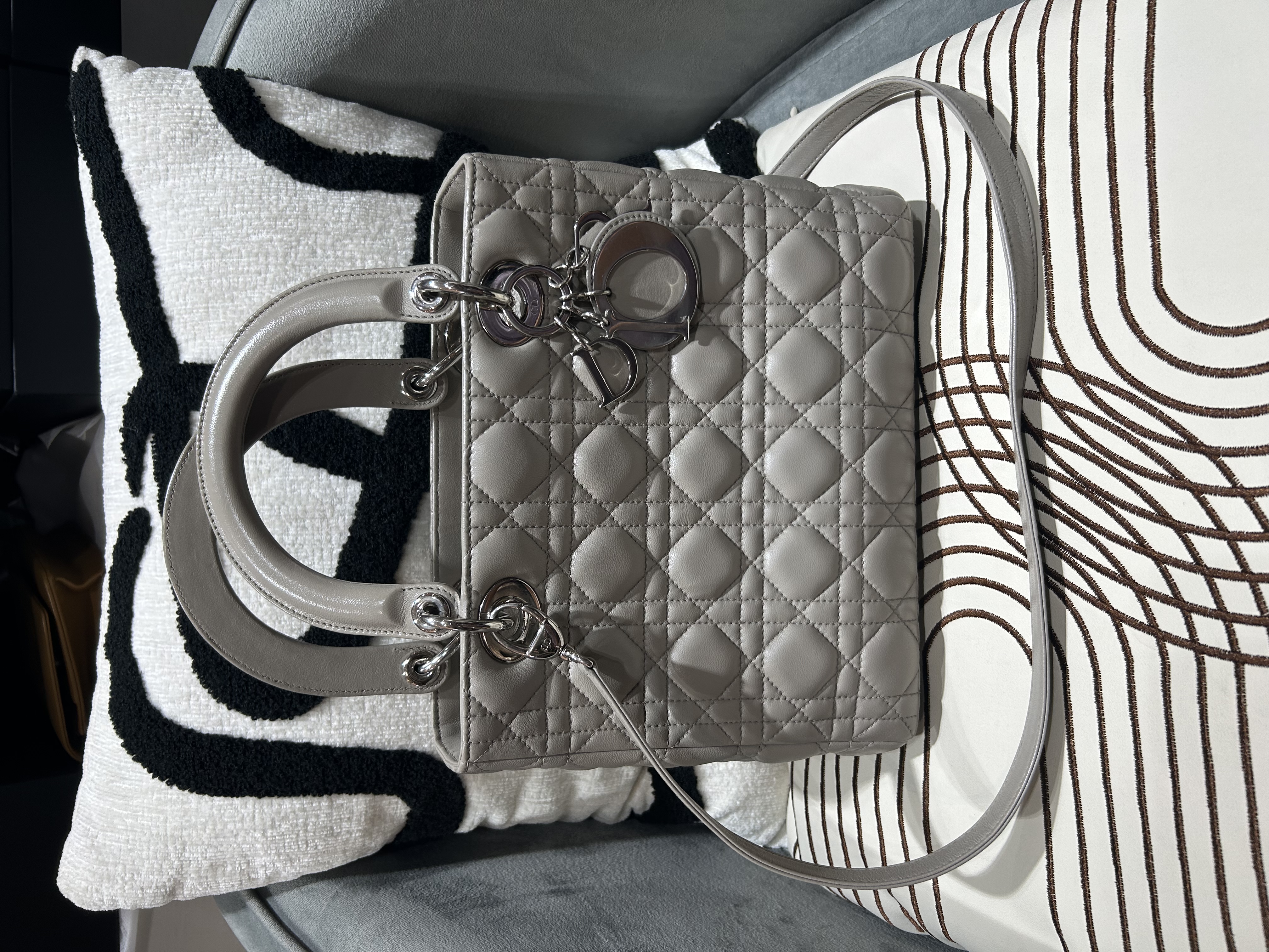 Dior lady Dior medium shoulder bag  100%Authentic ,95%new