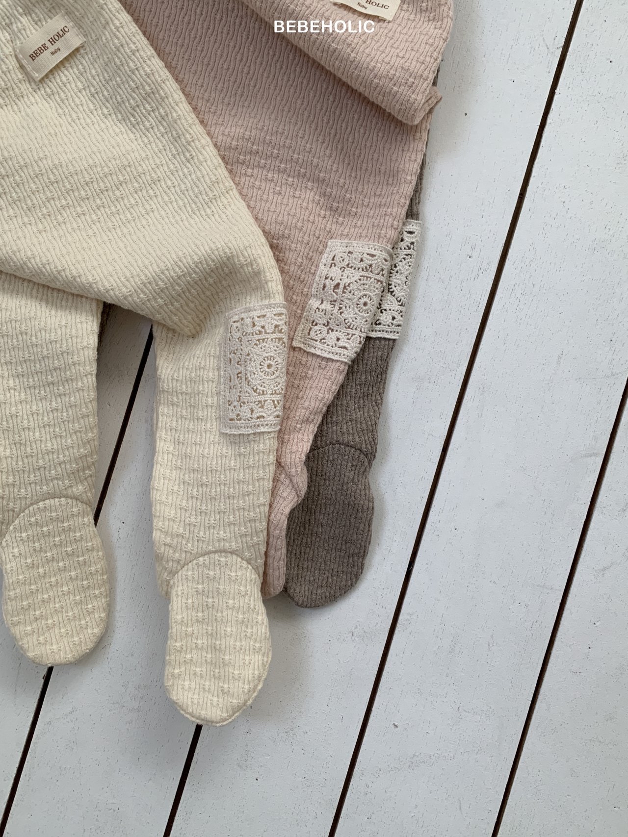 🌸預訂 韓國直送🌸🇰🇷BEBEHOLIC三色蕾絲提花包腳褲