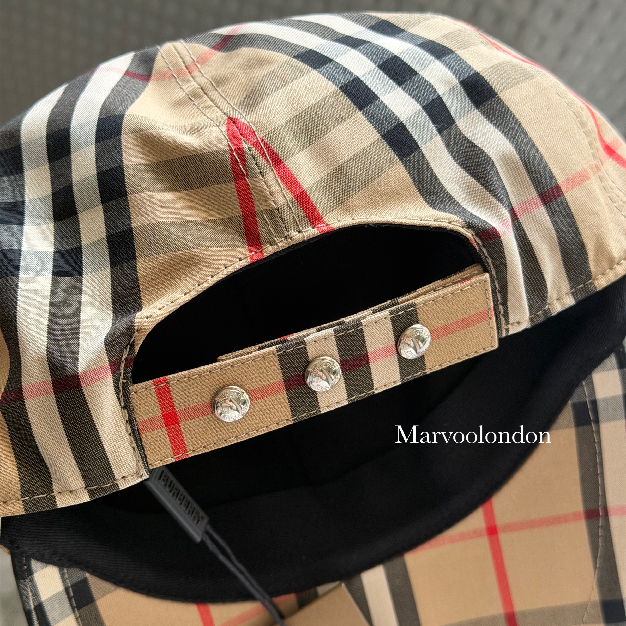 超級特價現貨‼️Burberry 刺繡logo Cap  Size M only 58cm