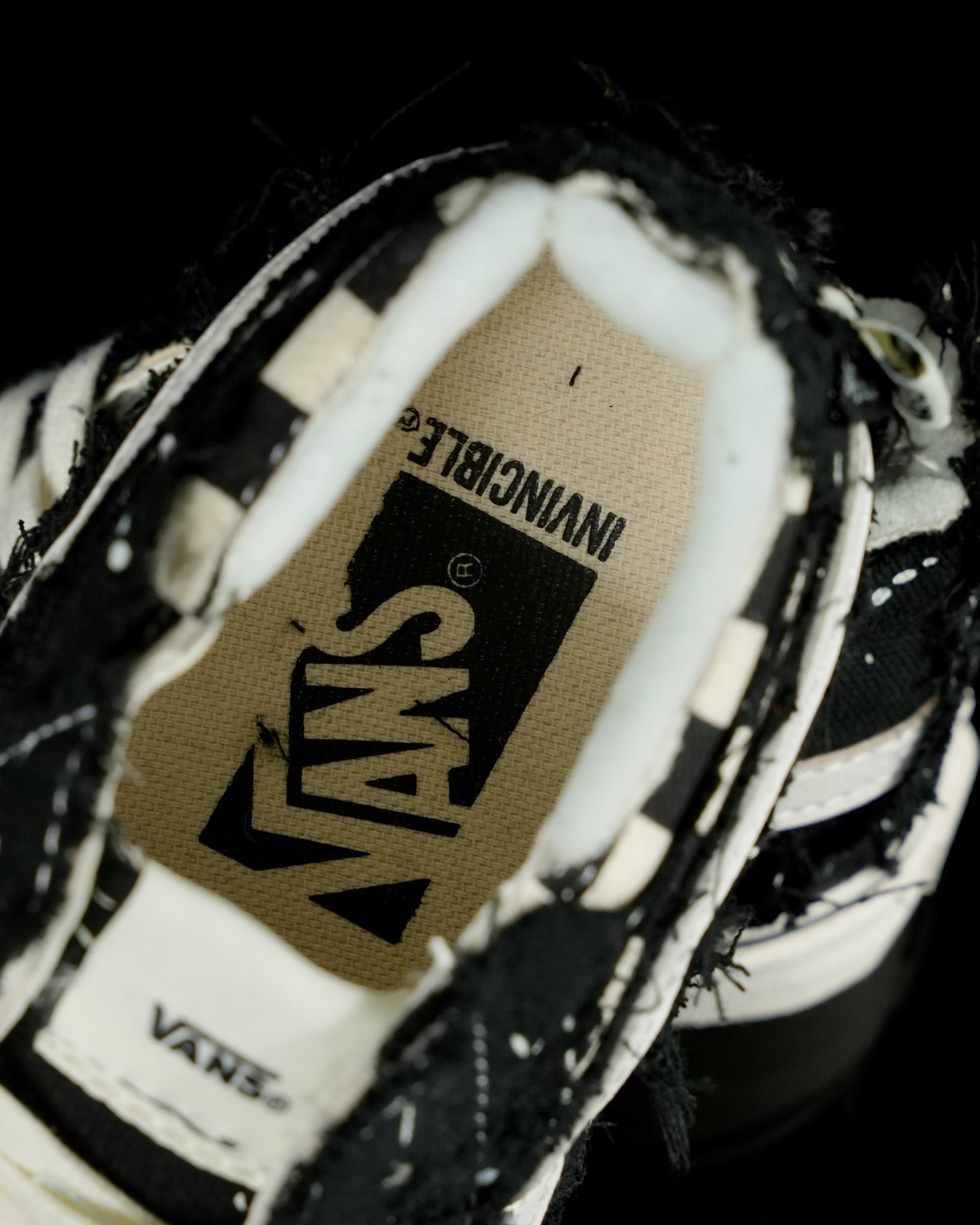 Vans x Invincible Sk8-Mid Reissue