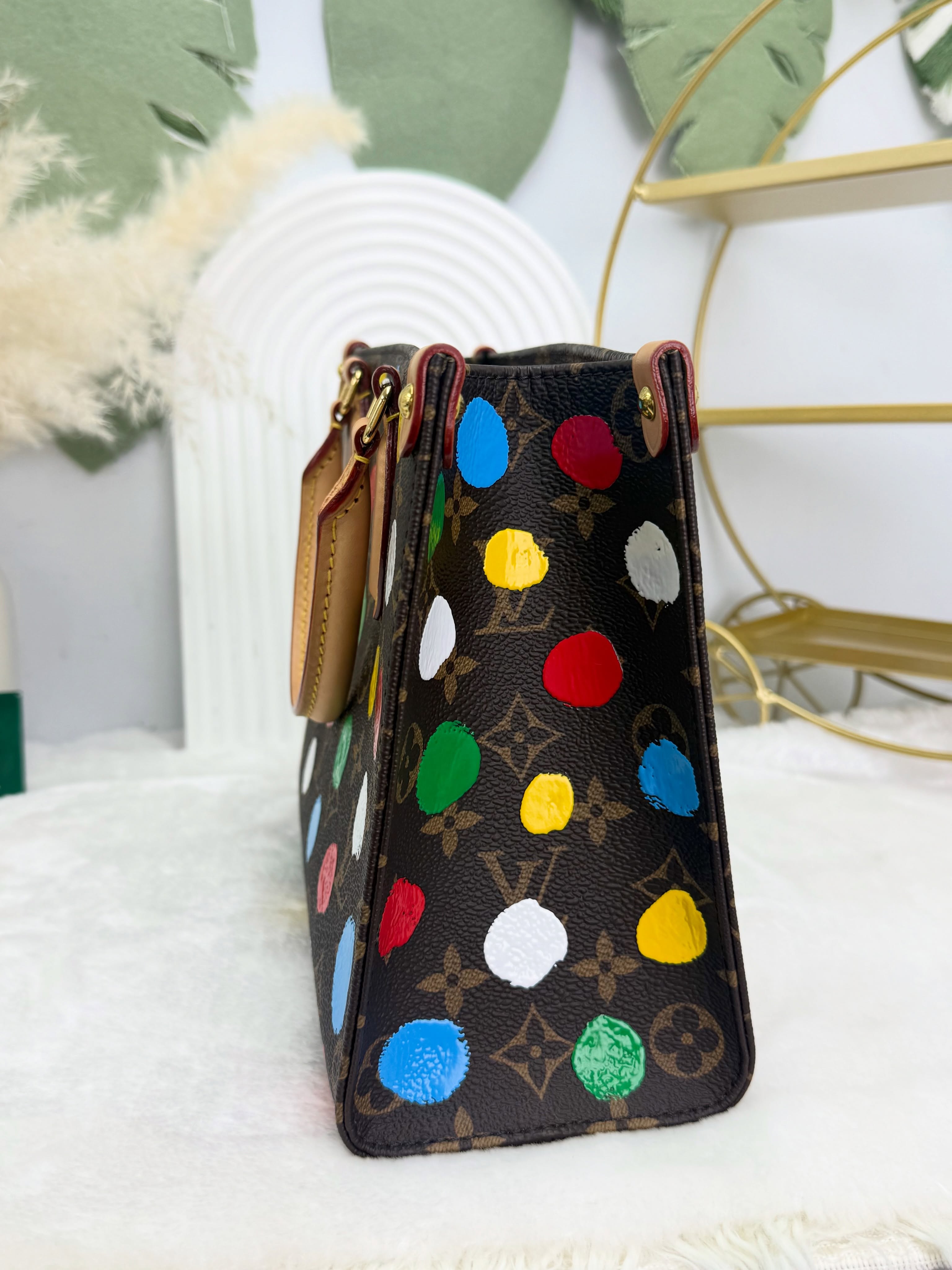 LV👜 PRE OWNED 🛍️草間彌生on the go pm 晶片款  有單 有塵袋 
