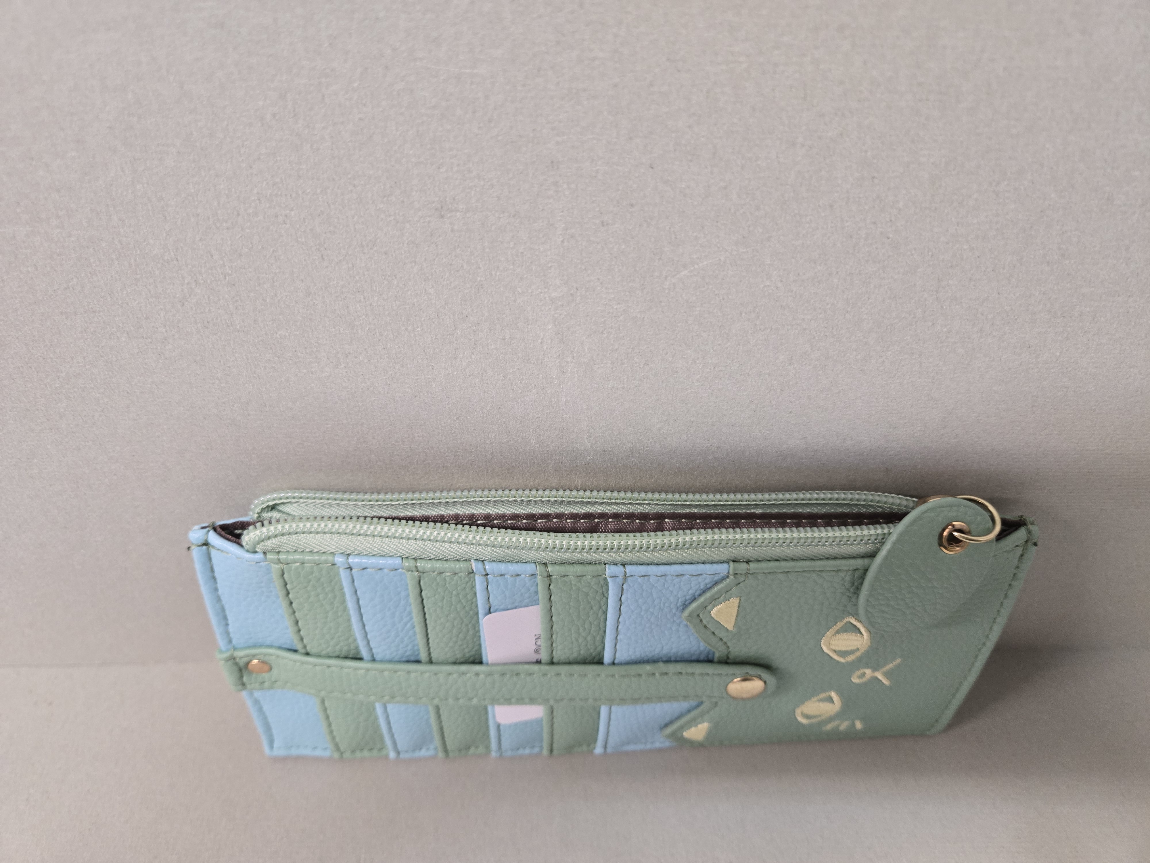 淺綠色淺藍色刺繡貓咪咭套及銀包兩用