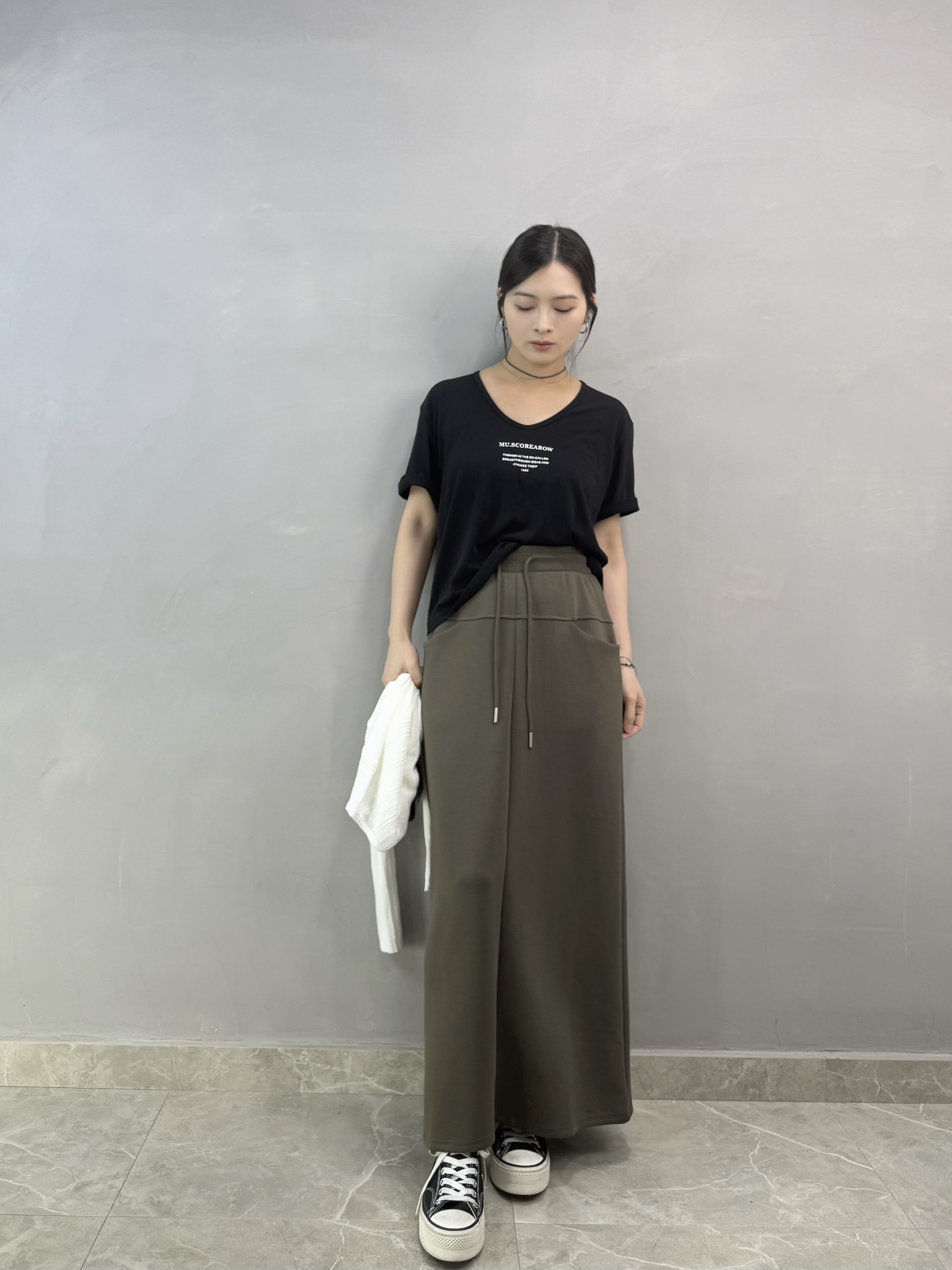 D09 U領細字Tee