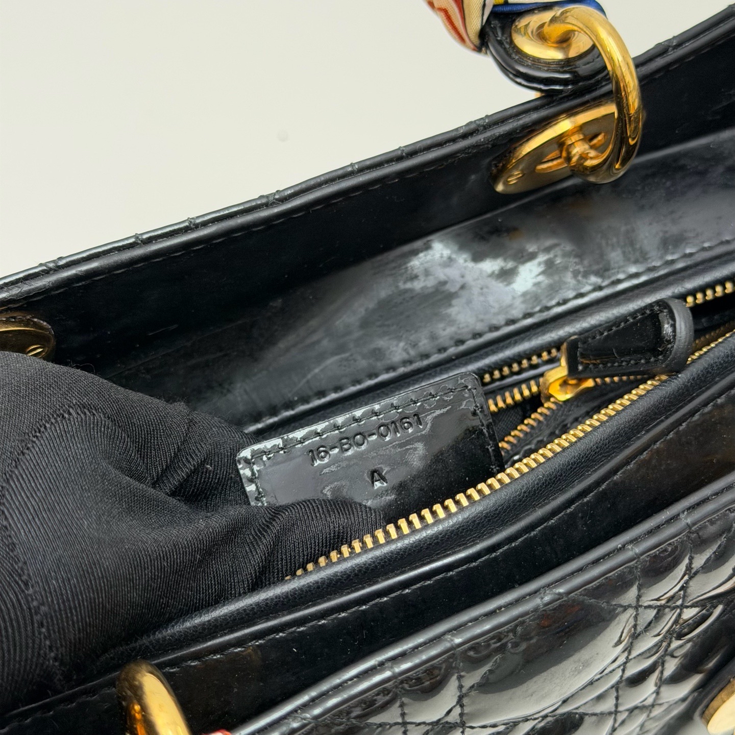 【預訂貨品】Dior七格漆皮黑金戴妃包 