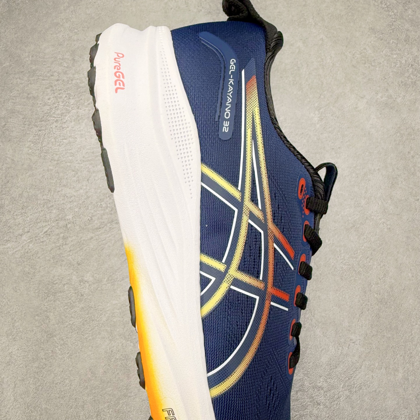 Asics Gel-Kayano 32