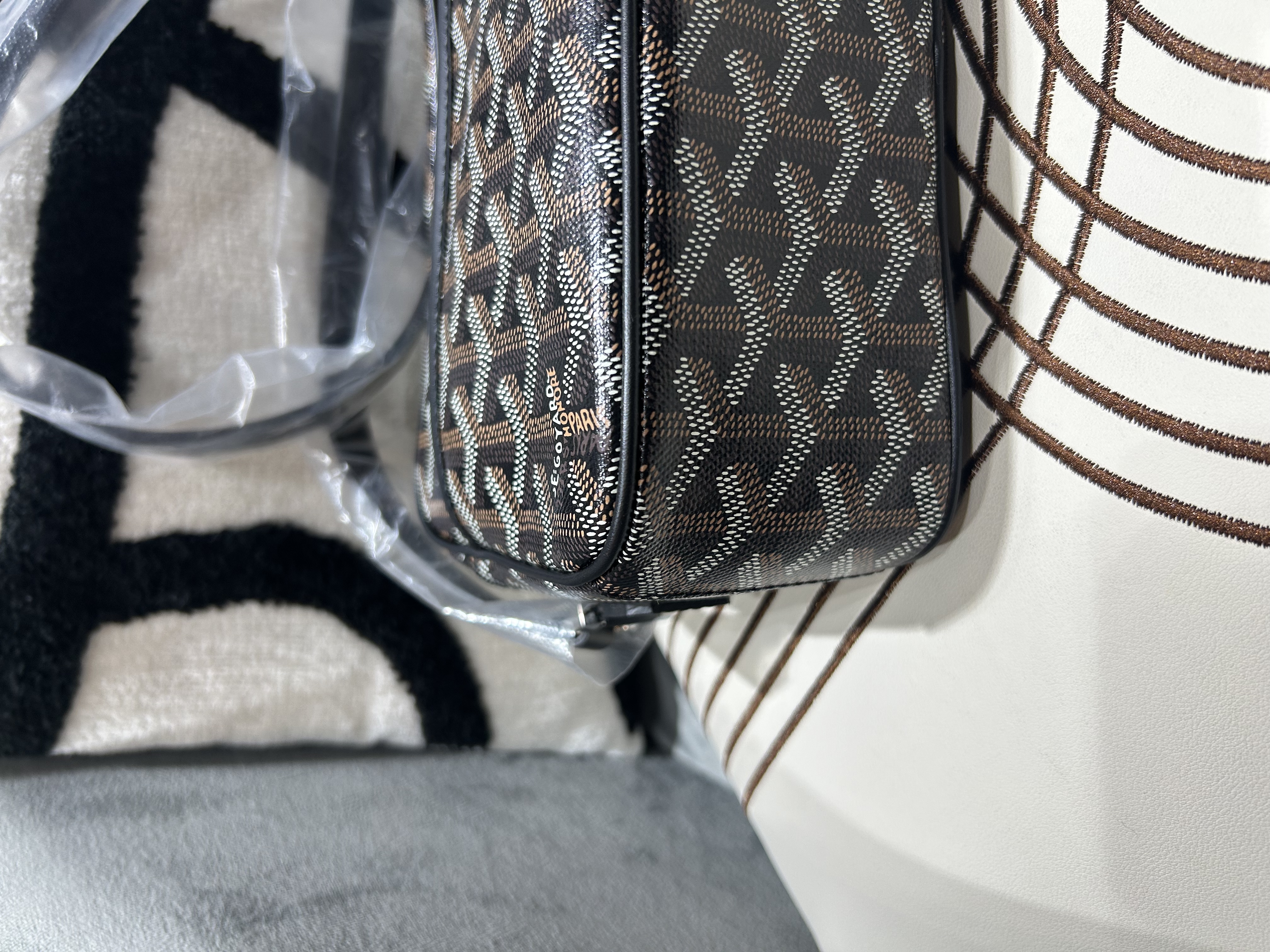 全新 Goyard cap vert pm bag NOIR 黑色camera bag  100%Authentic ,100%new ✅專門店收據✅dust bag✅紙袋