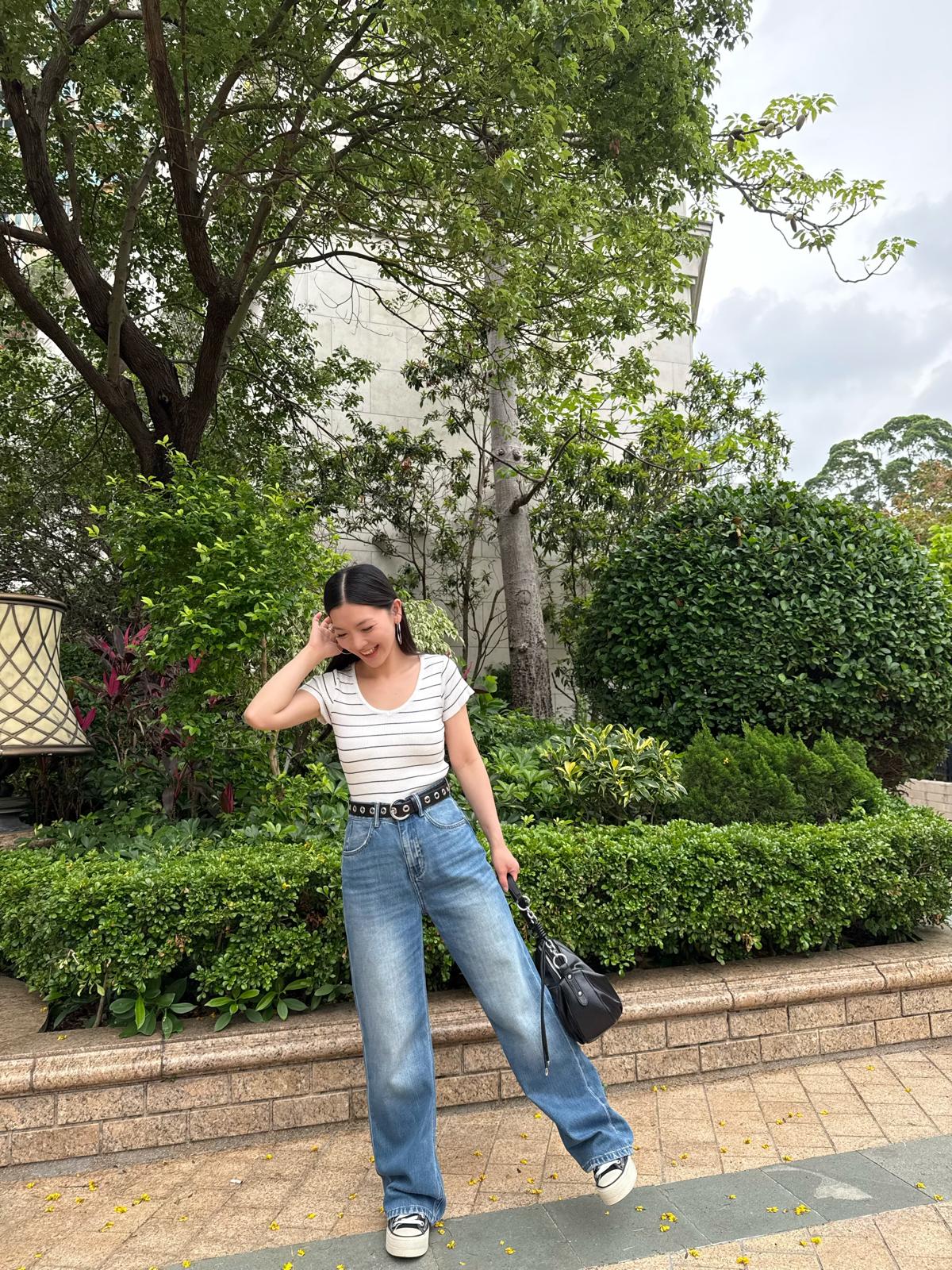 F21 v領橫間線top