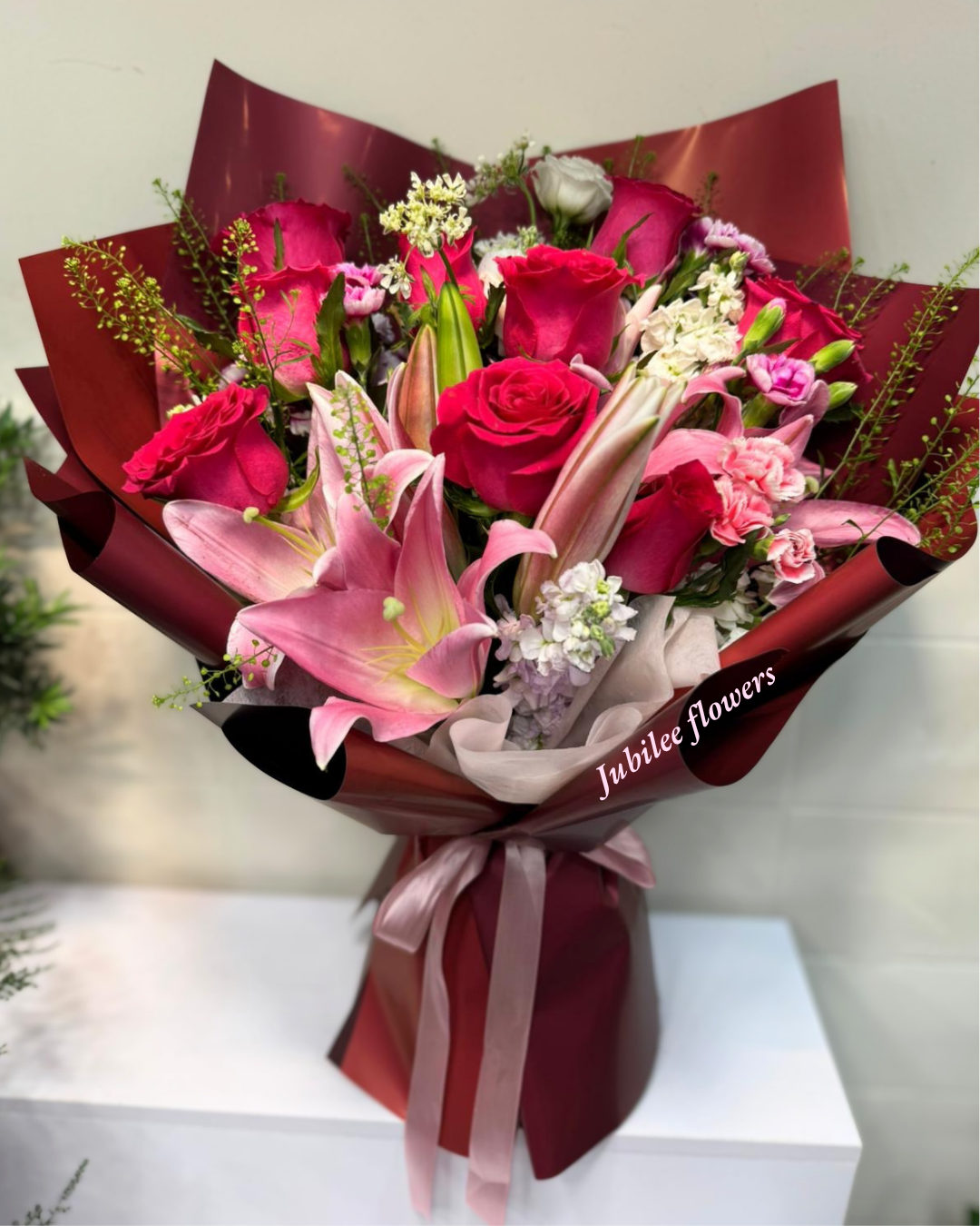 紅玫瑰百合花束