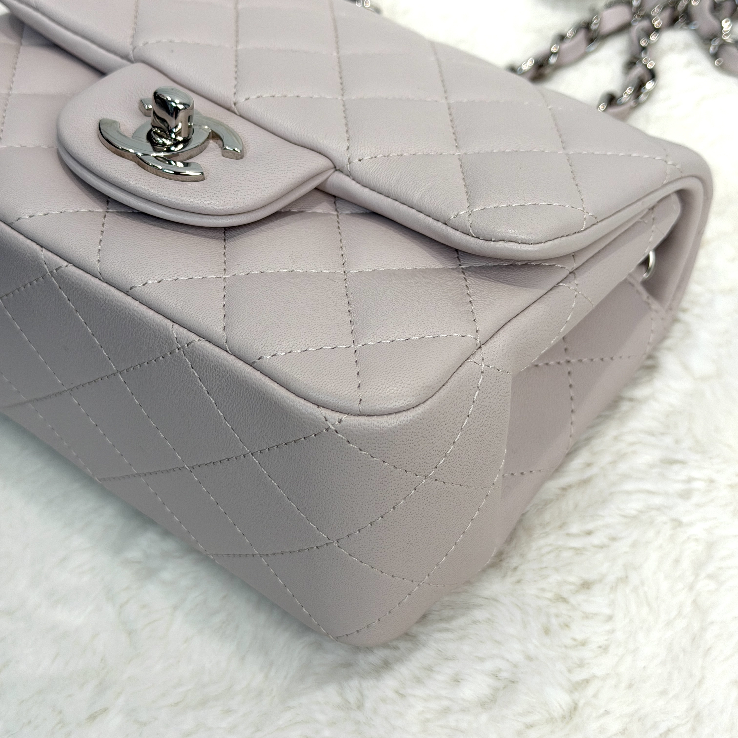 Chanel mini square方胖子 超溫柔顏色💖🫧