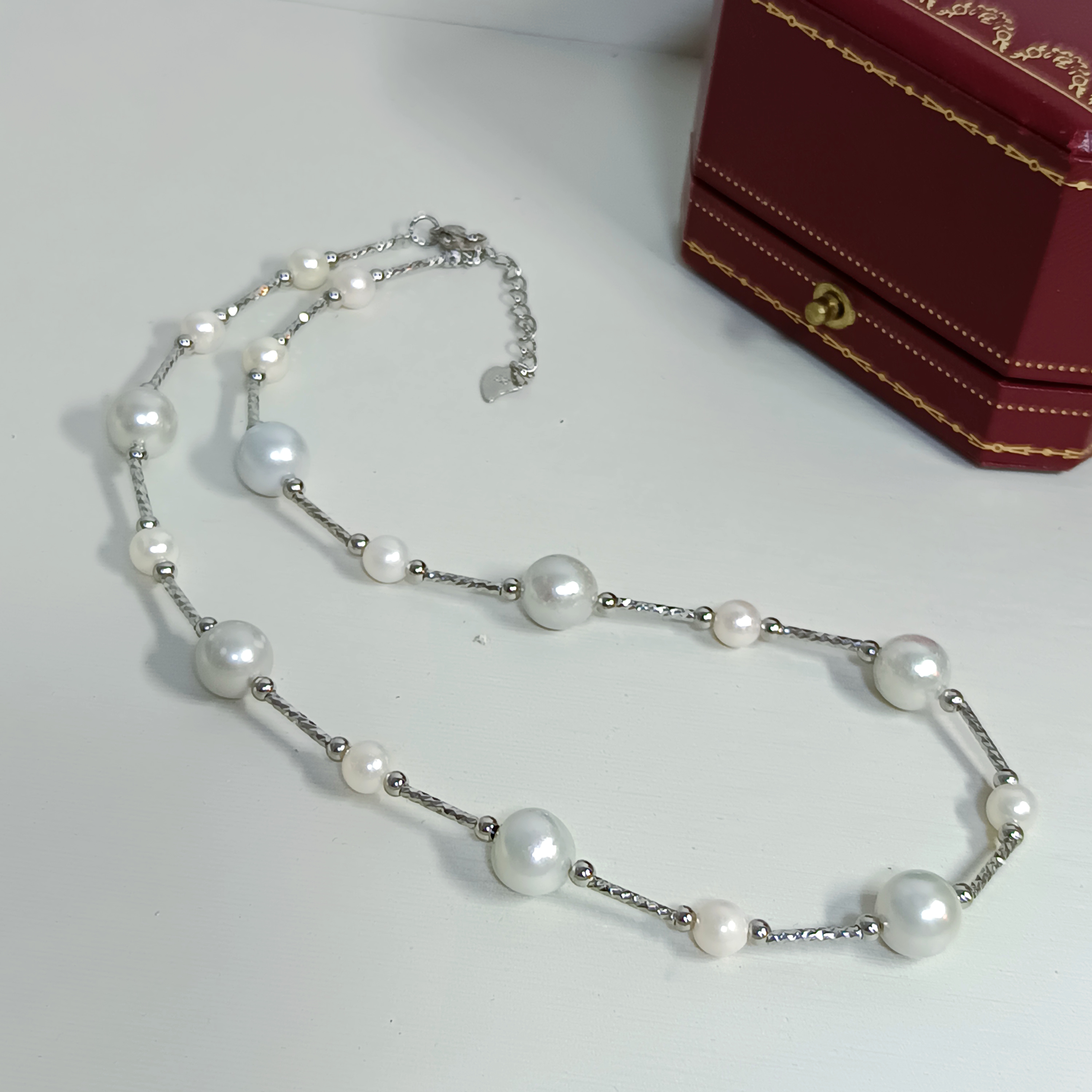 正圓強光日本akoya 海水珍珠+銀灰色真多麻海水珍珠滿天星款注白金鎖骨鍊