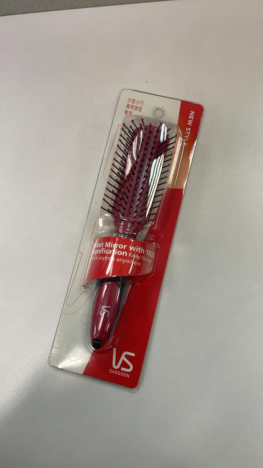 呢個價錢有齊2把梳😱😱😱$120。原裝行貨 2年原廠保養Vidal Sassoon 負離子梳 VS794487RHVidal Sassoon 🇬🇧 負離子梳