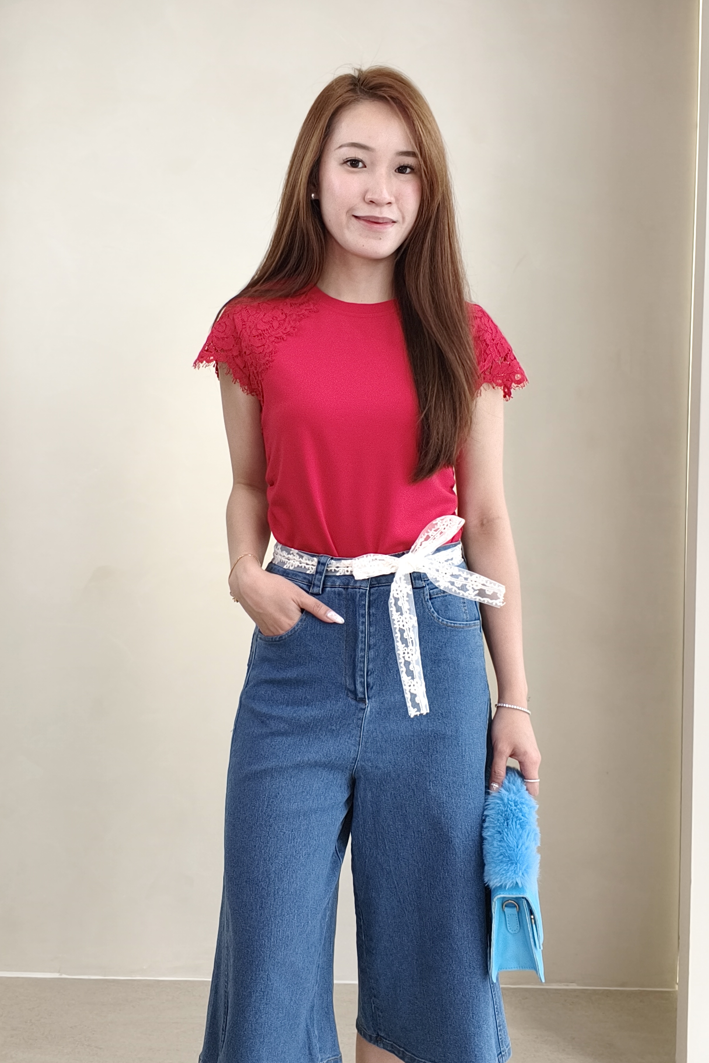 915623 Lace Shoulder Feminine Top