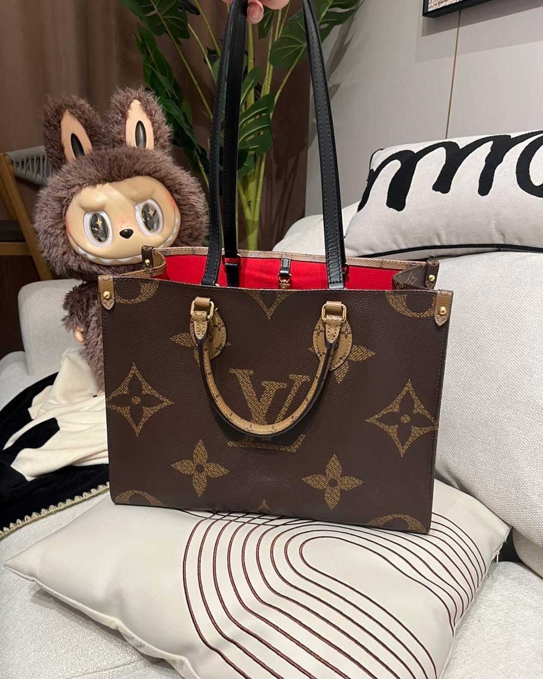 LV OnTheGo MM 100%Authentic, 95%New ✅Dust bag