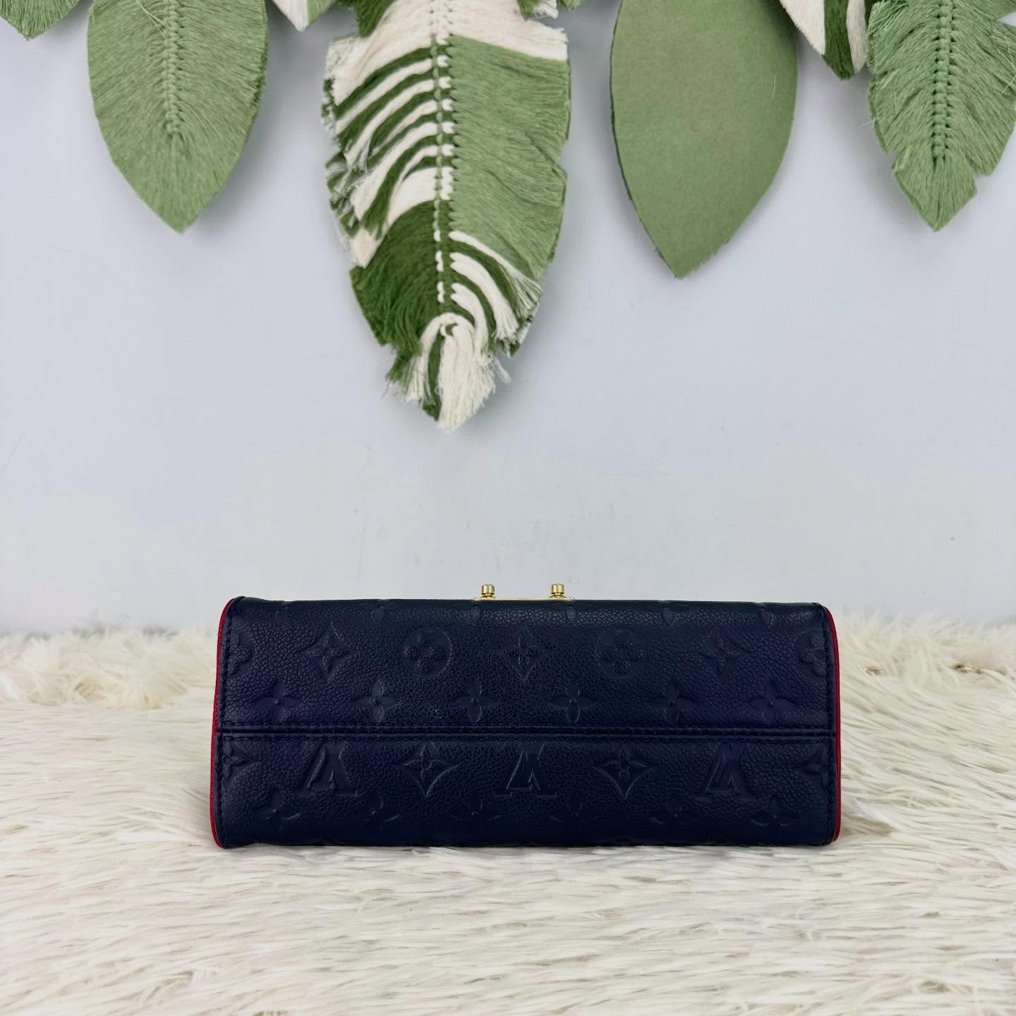 LV 🤍PRE OWNED Saint Sulpice 藍色真皮壓紋鏈條包💙